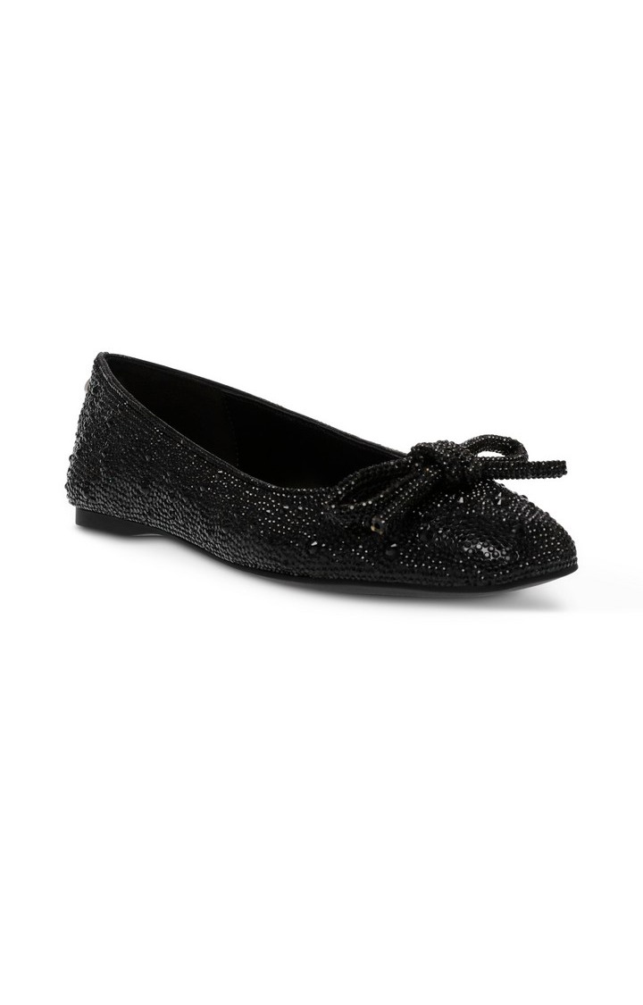 Nilsa-R Black Closed Flats & Ballerinas