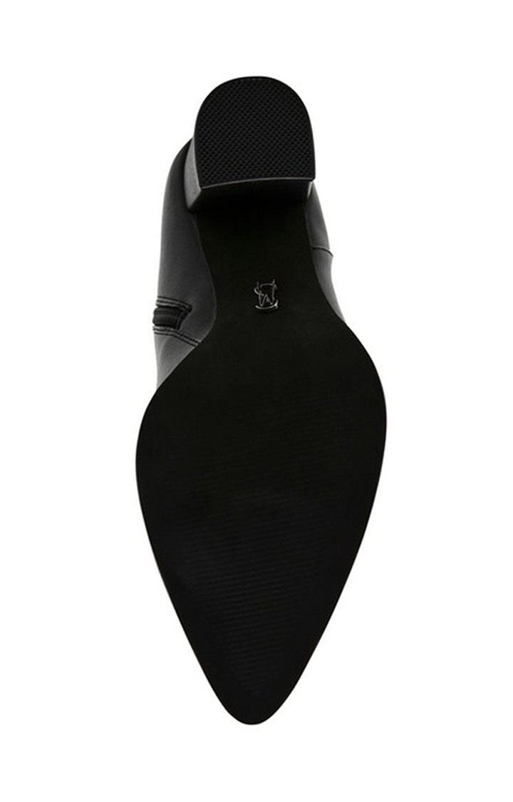 Blogger Black Boots