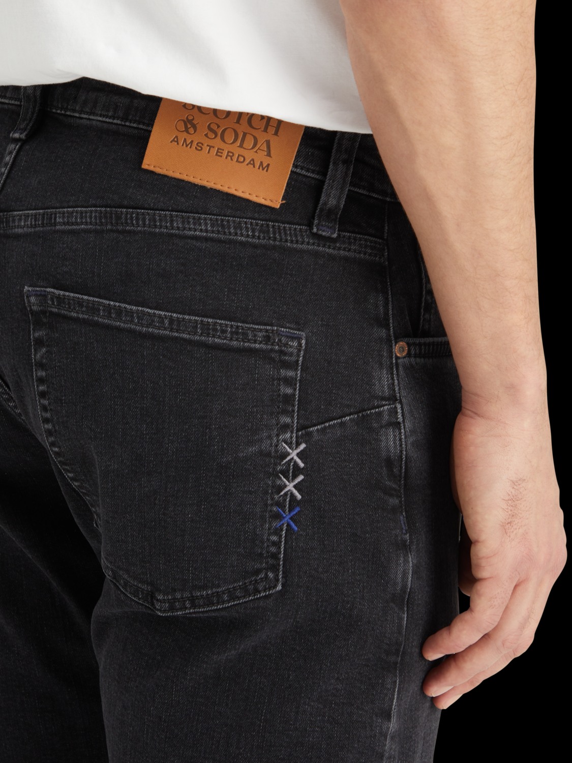 CORE THE ZEE STRAIGHT JEANS - CITY BLACK