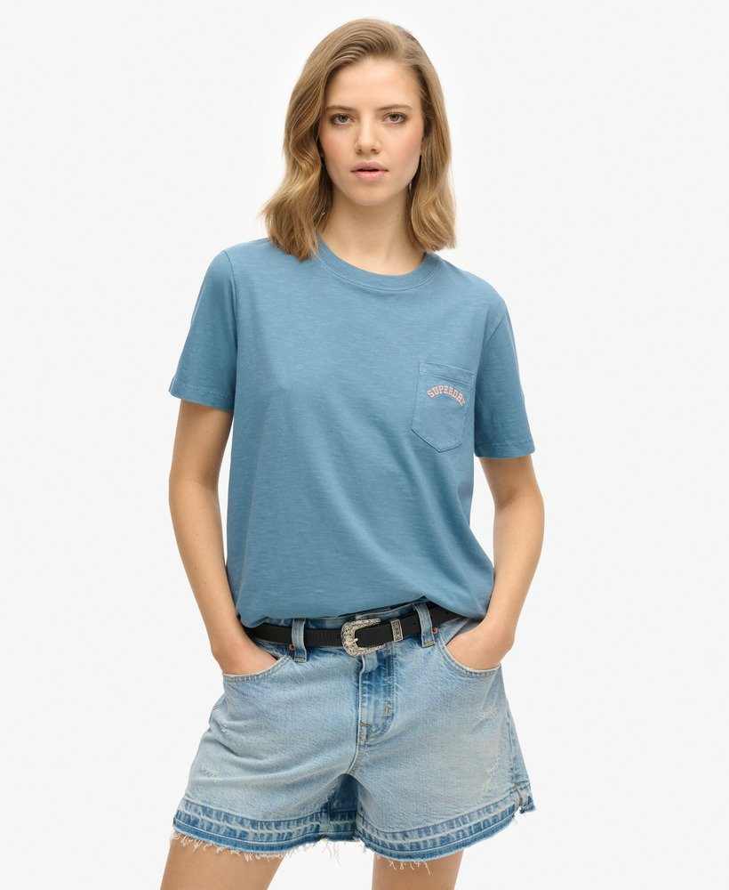 ESSENTIAL LOGO GD POCKET TEE