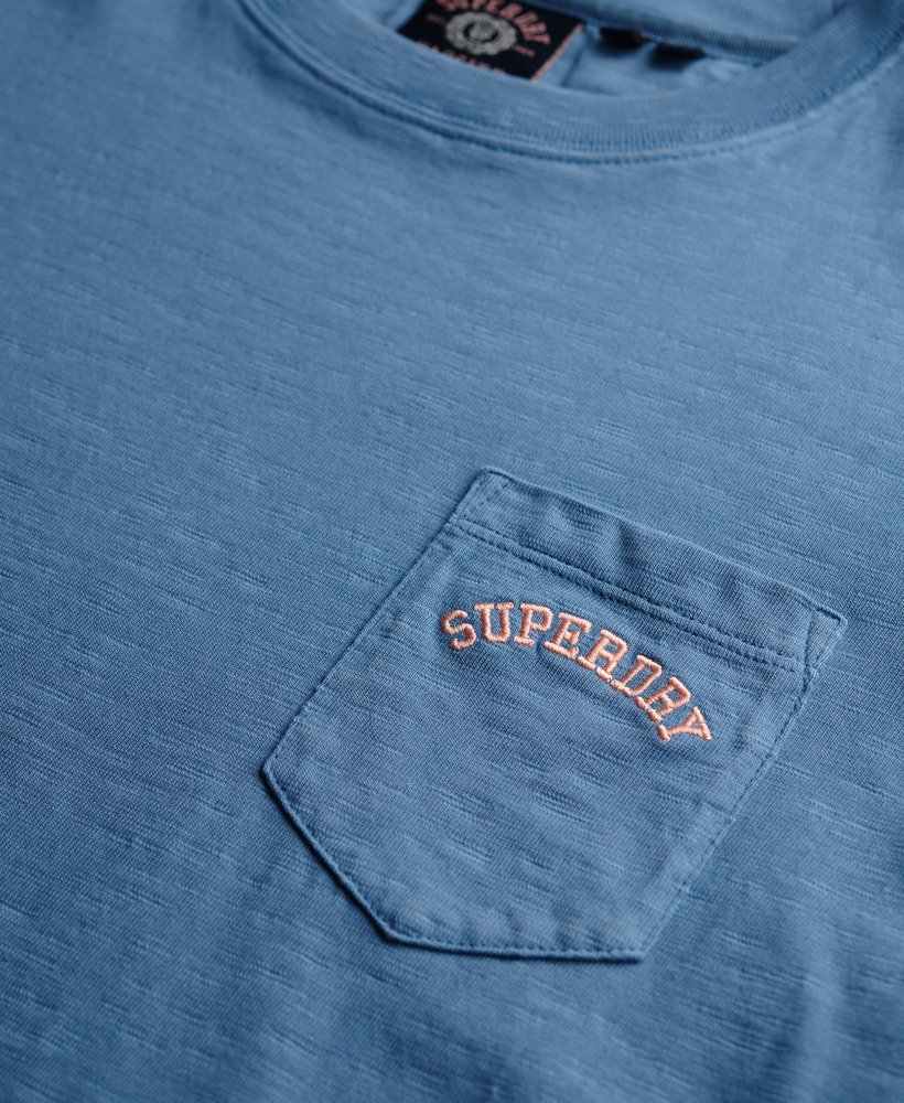 ESSENTIAL LOGO GD POCKET TEE