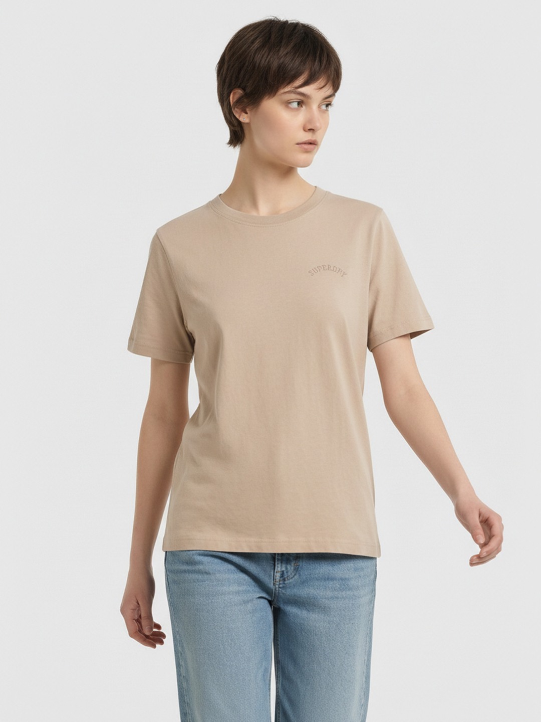 ESSENTIAL LOGO EMB TEE