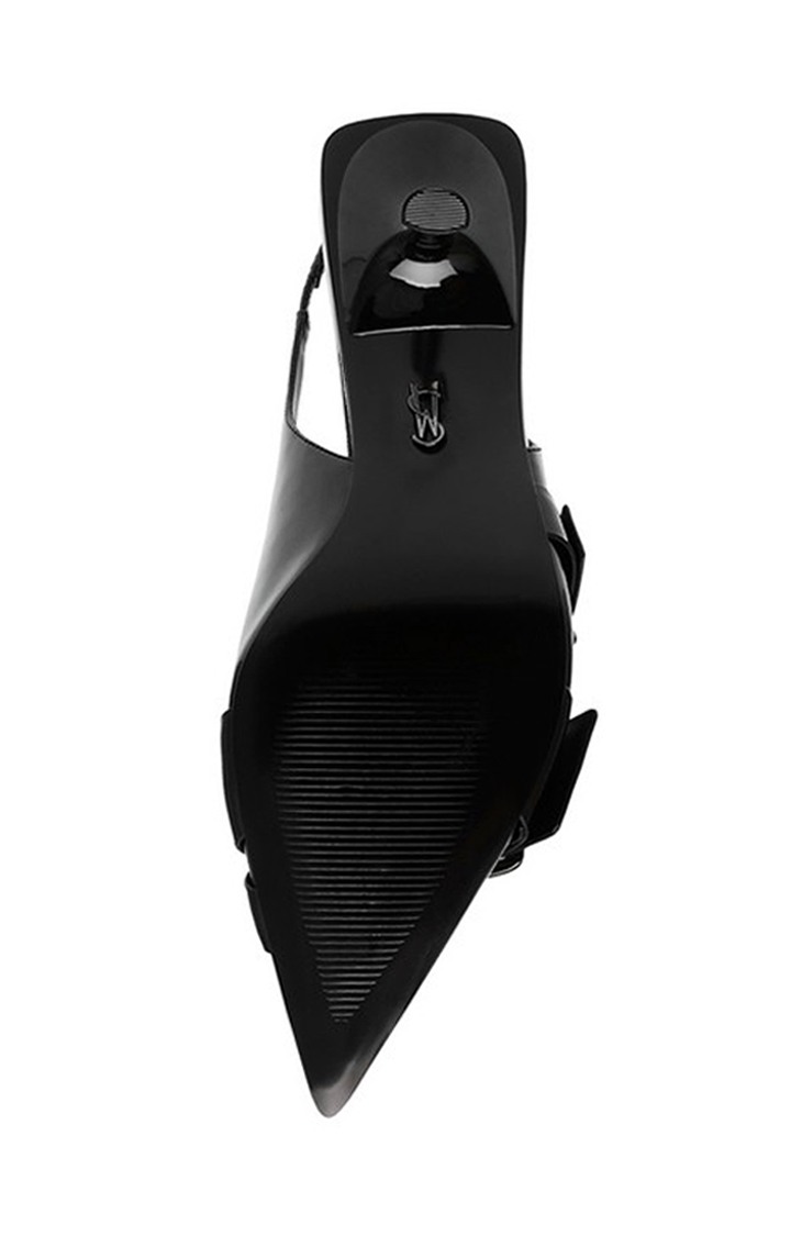Stepback Black Pumps