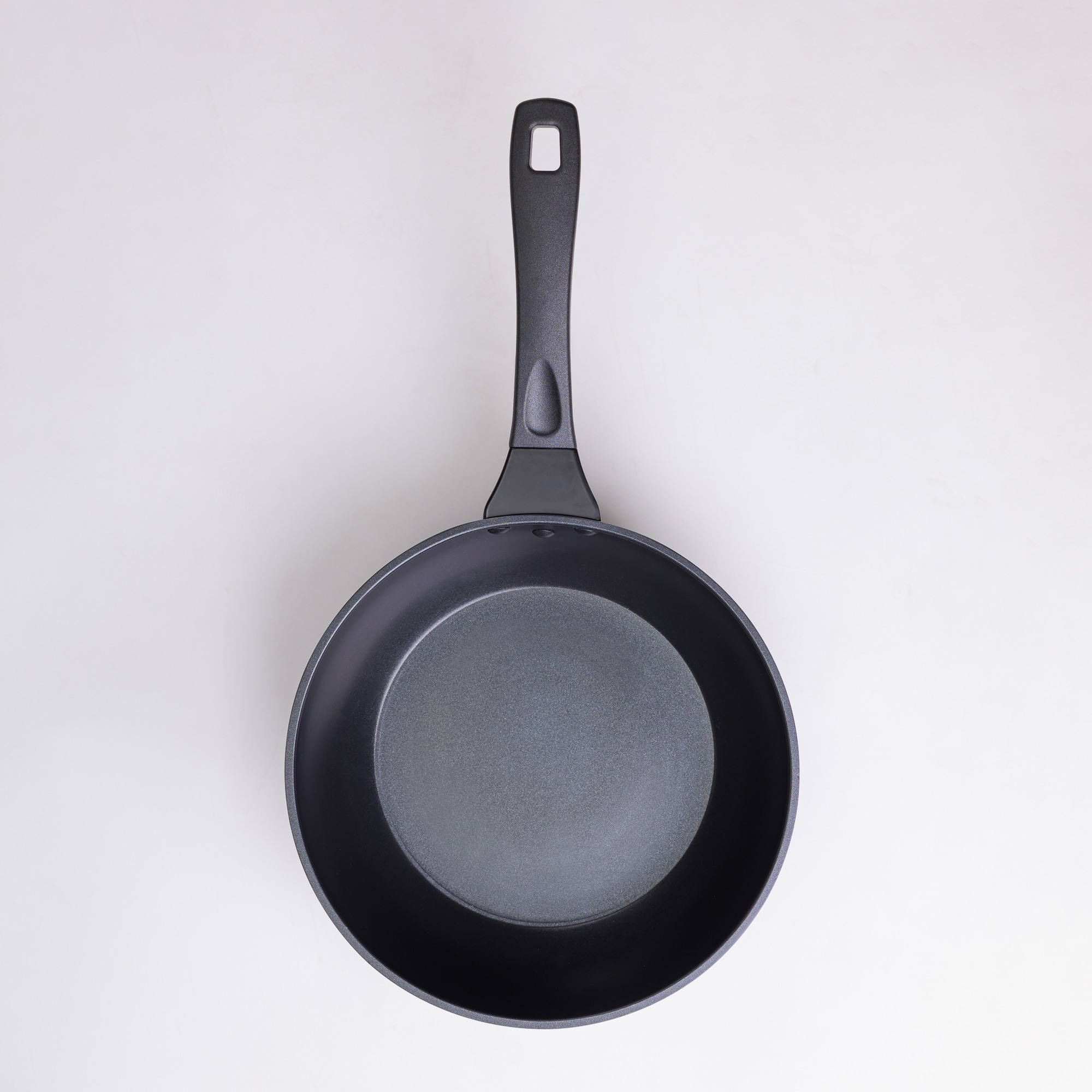 INDUCTION-SAFE ALUMINUM FRYING PAN