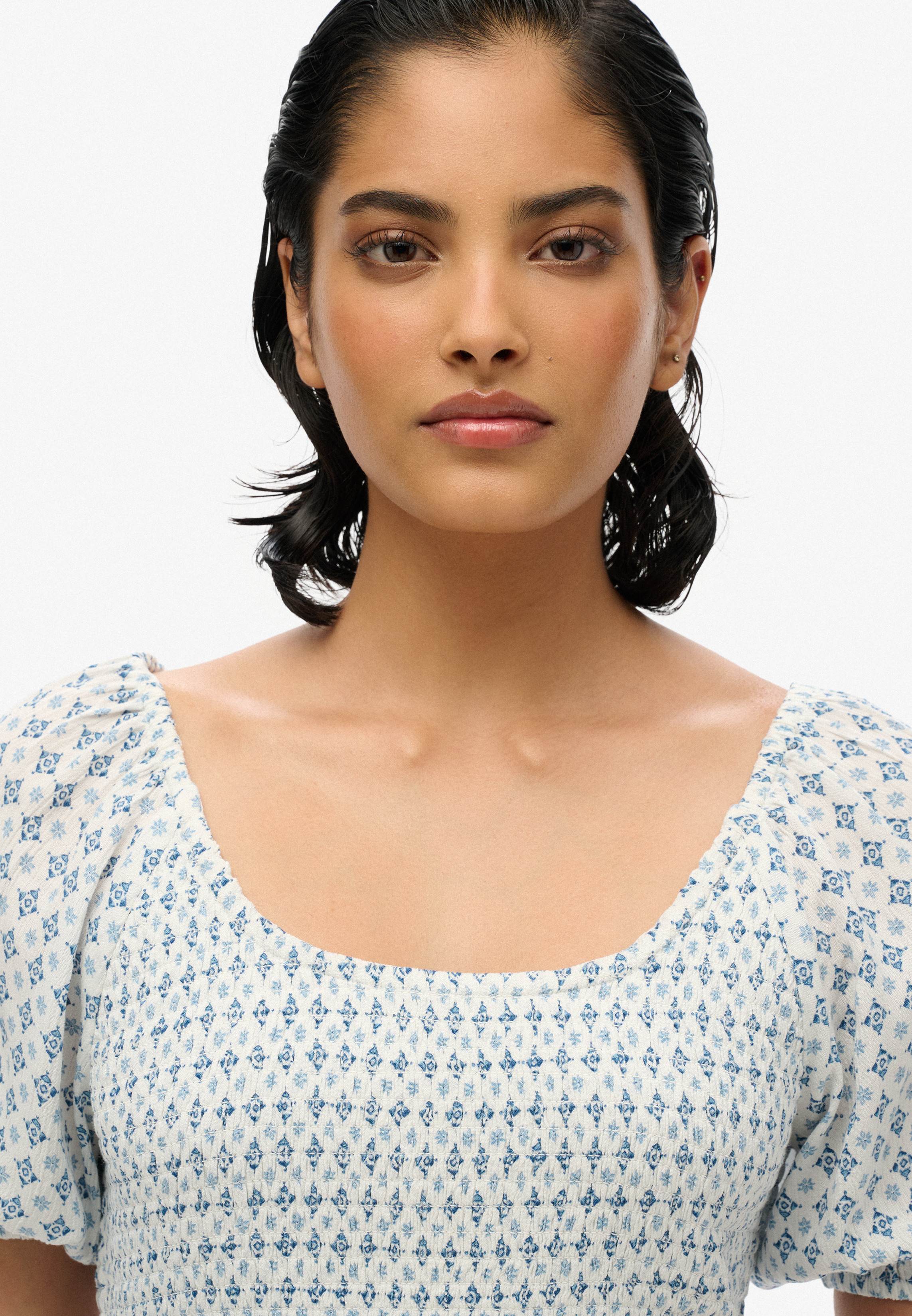 SS SMOCKED WOVEN TOP
