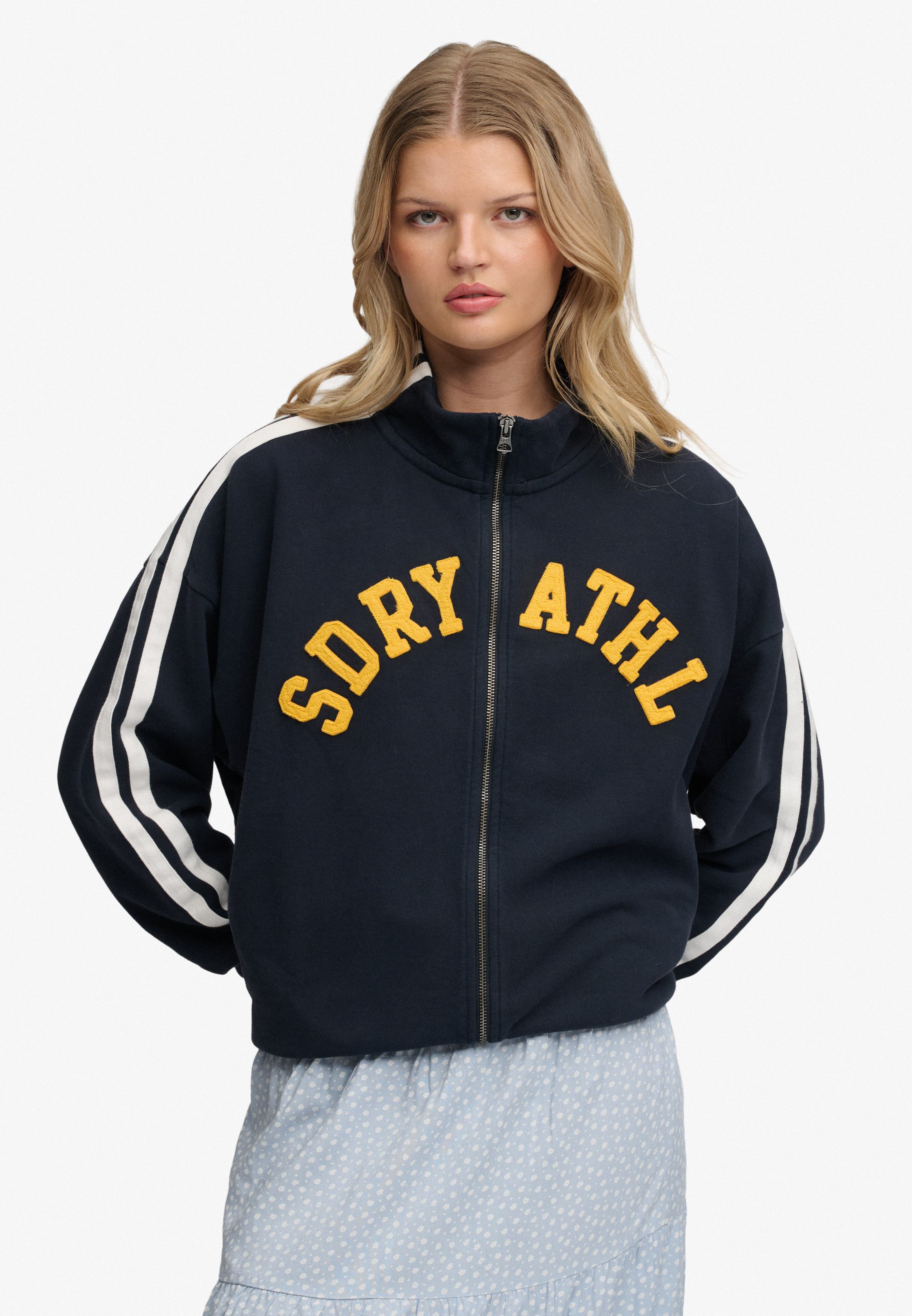 Ath Ess Appliq Loose Zip Track