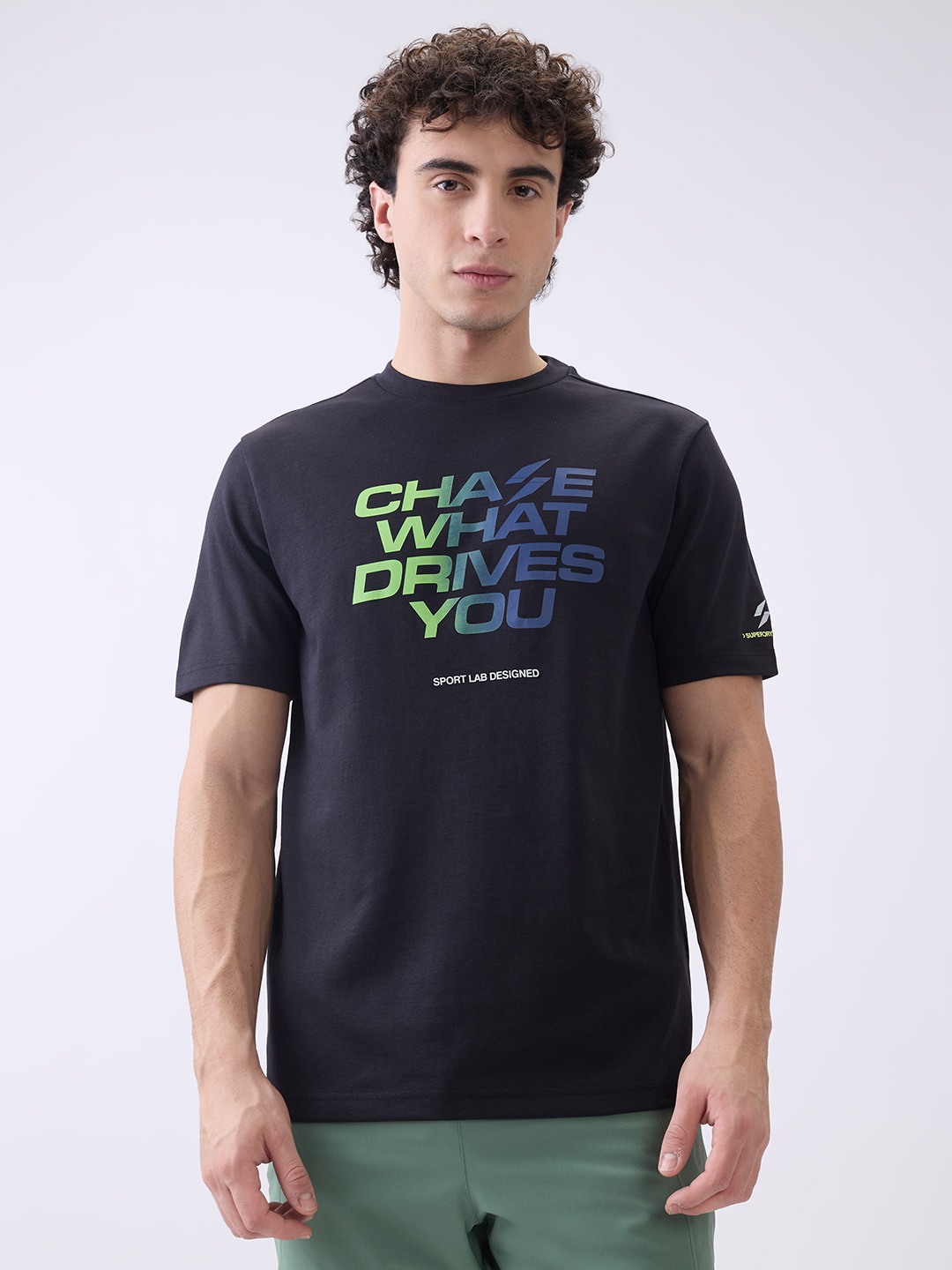 POP CHEST BRANDED CHASE TEE