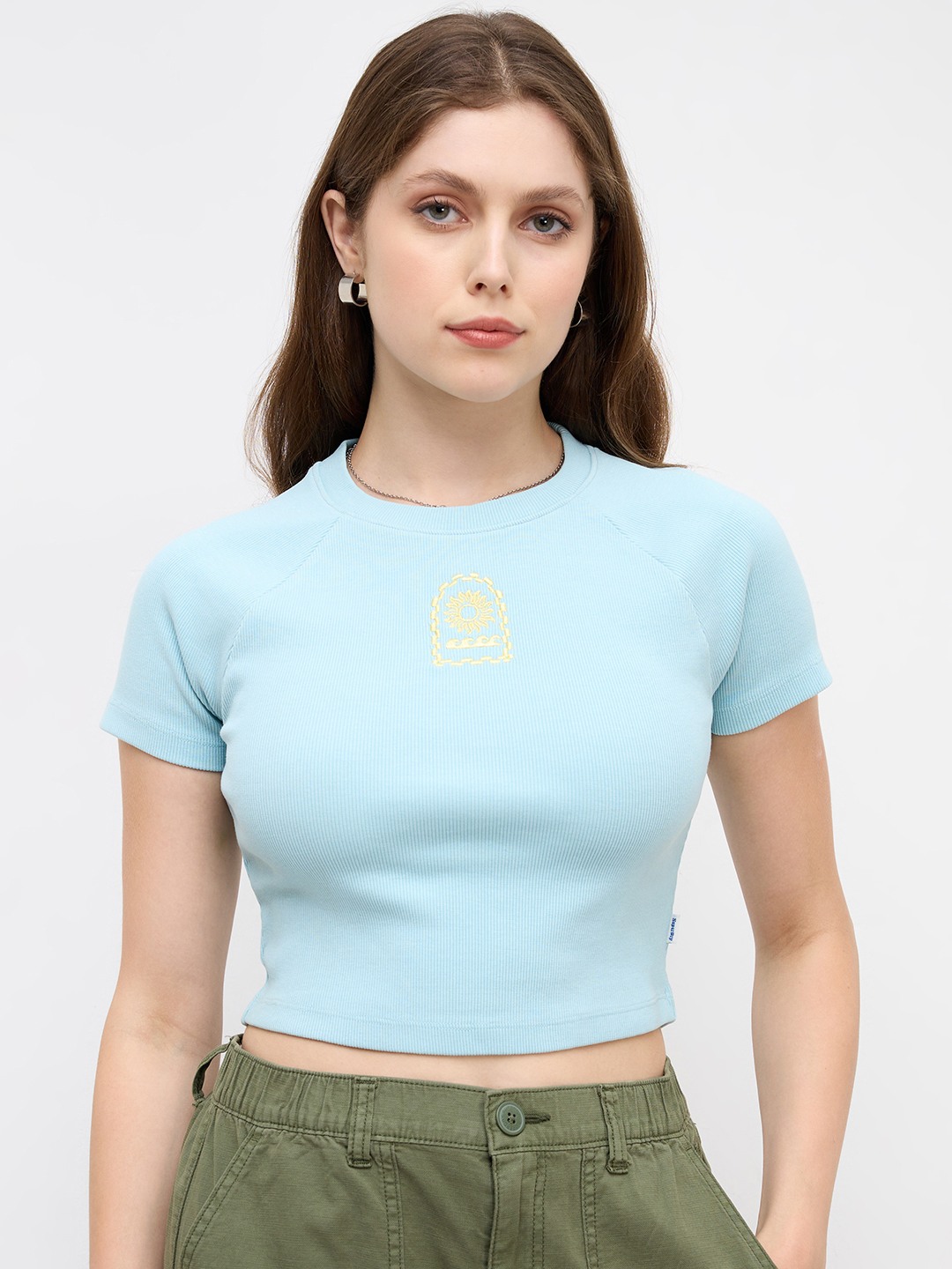 CROP EMBROIDERED OVERDYED SURF TEE