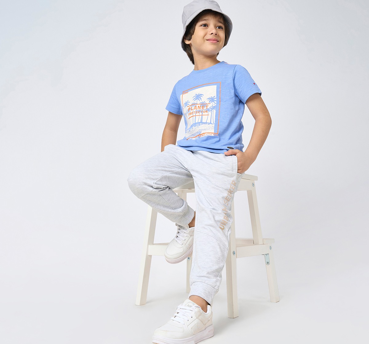 Boys knit joggers Grey