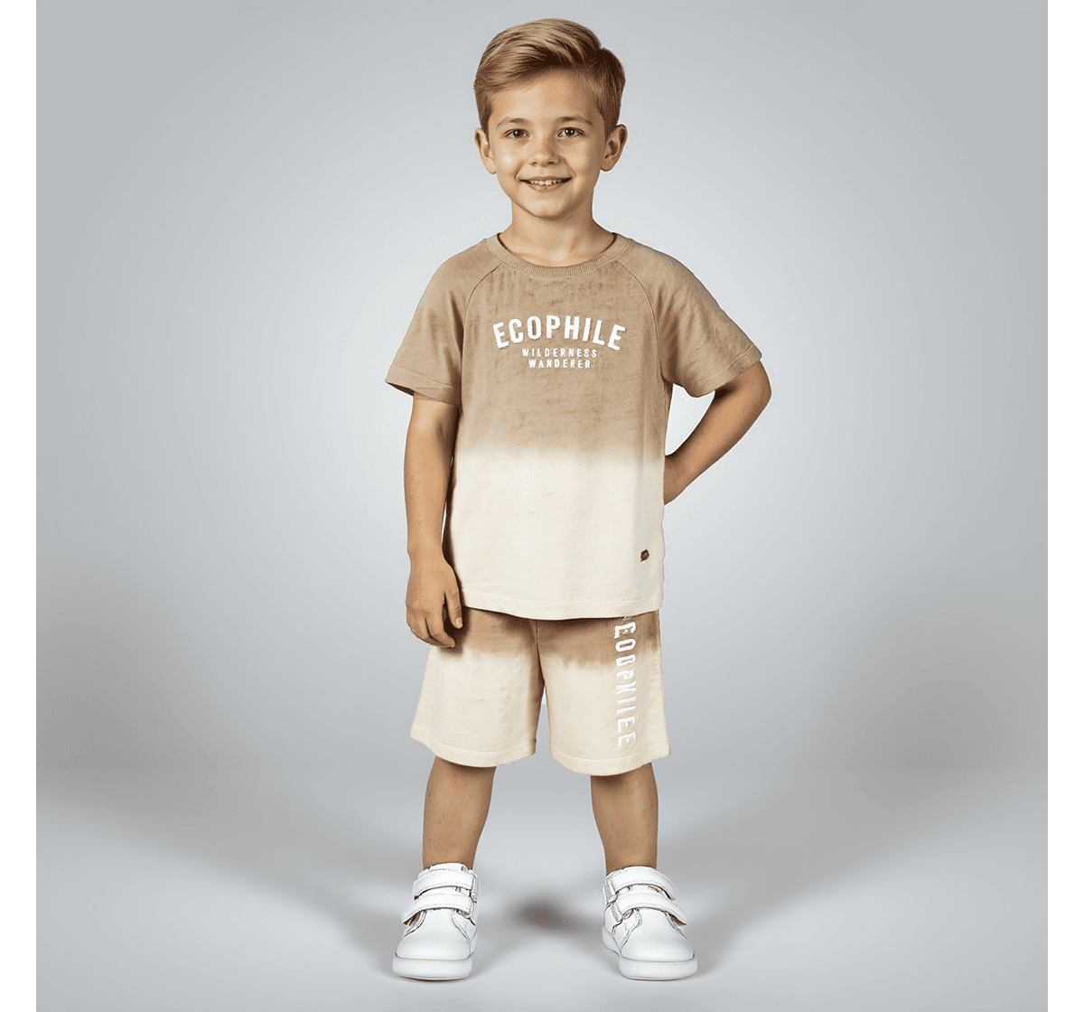 Boys printed t-shirt & shorts clothing sets Beige