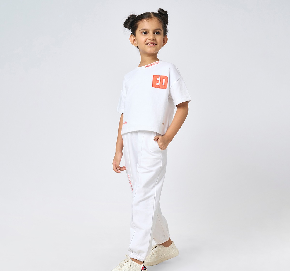 Girl  Embroidered Clothing Sets off-white