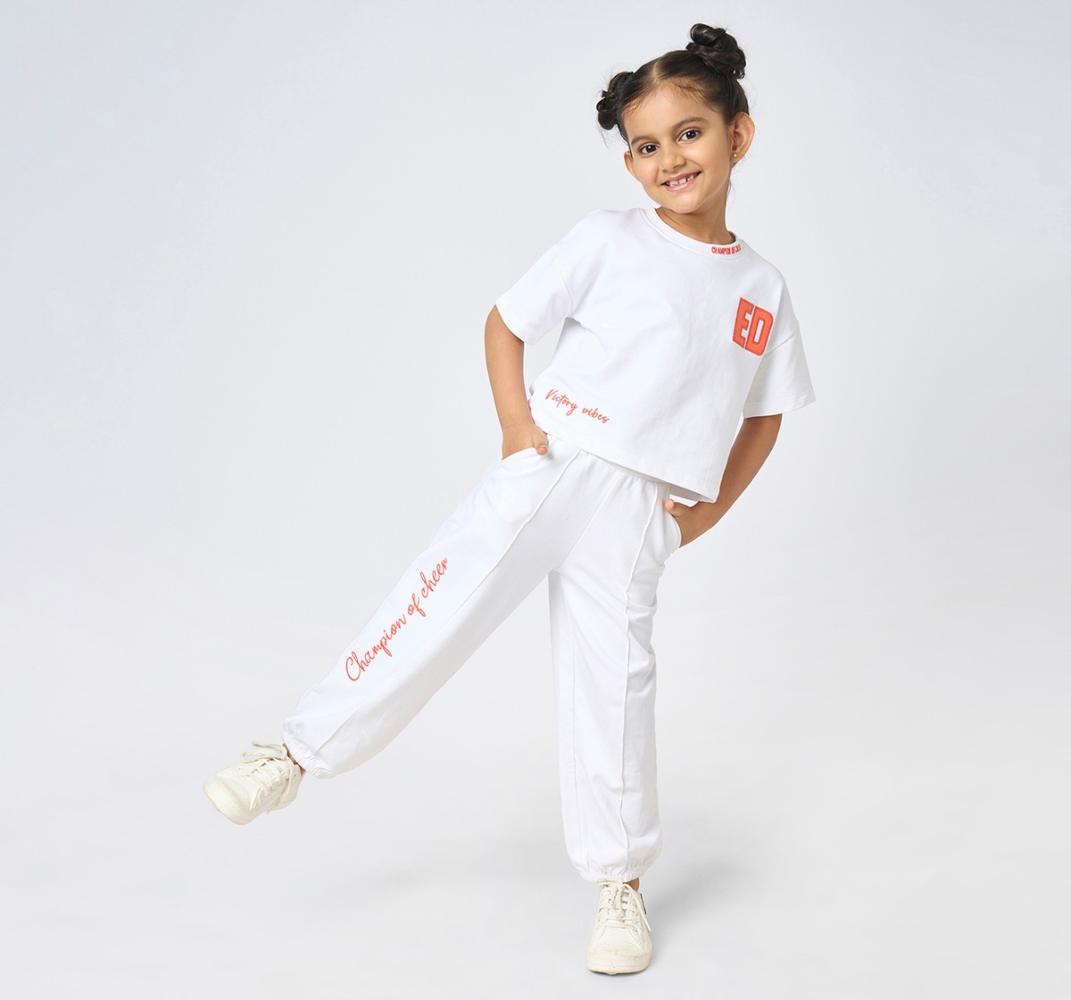 Girl  Embroidered Clothing Sets off-white