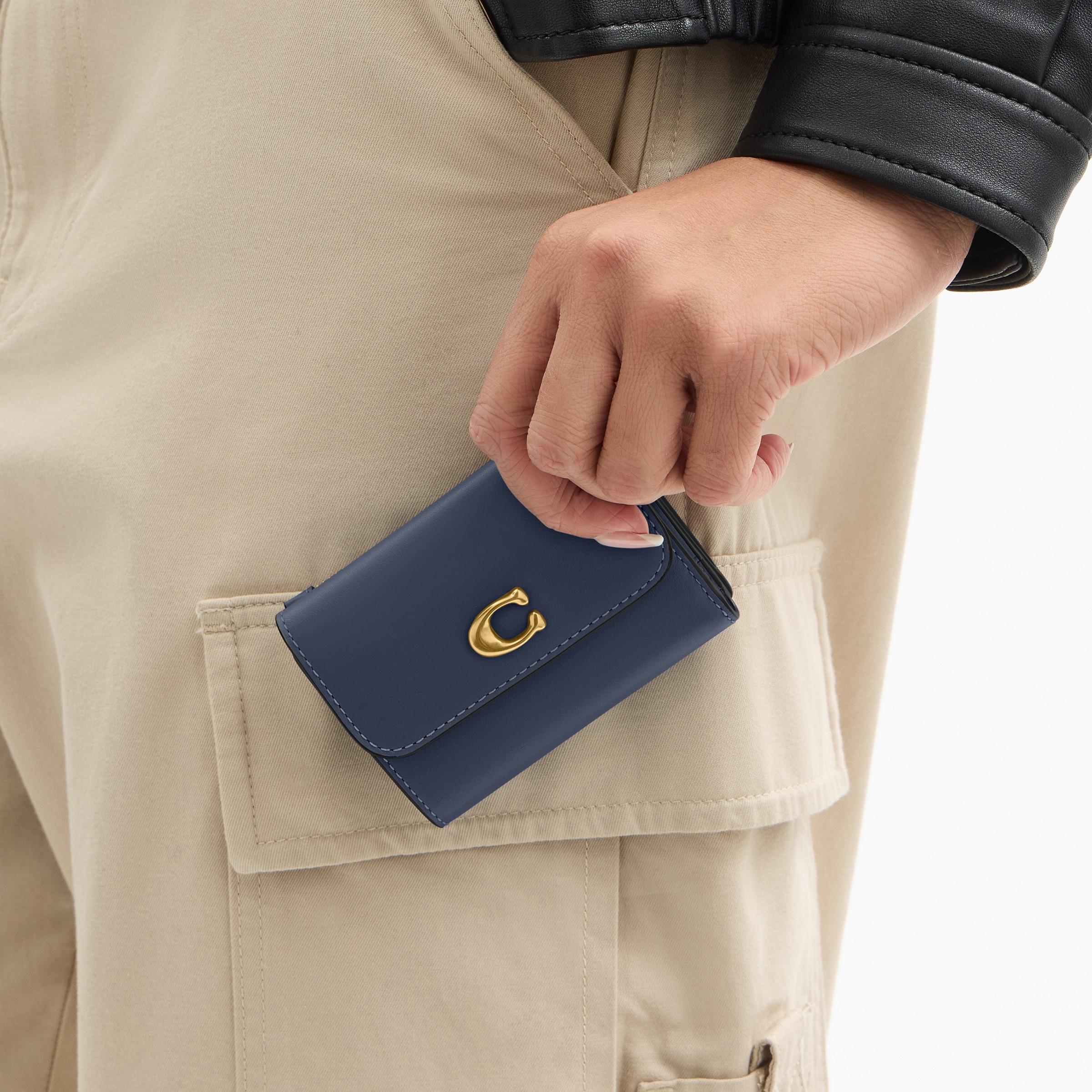 Essential Card Holder Wallet