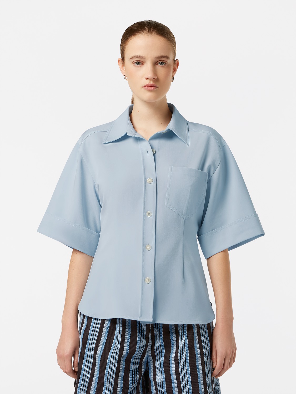 Fitted short sleeve shirt