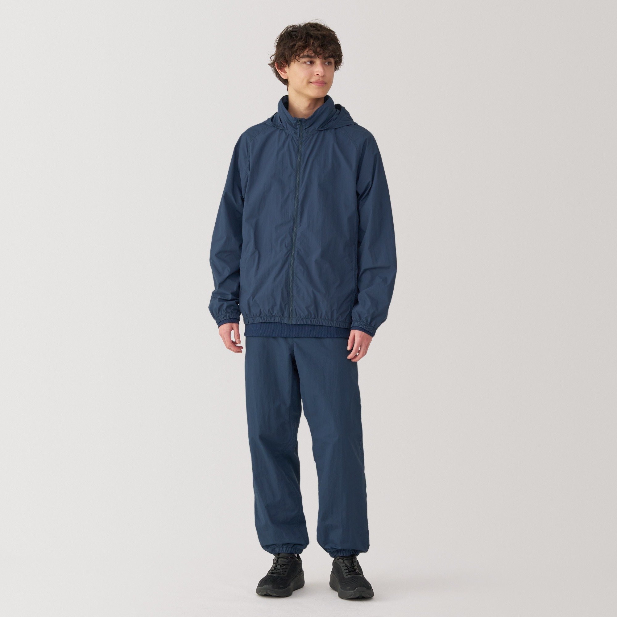 M's Water repellent pocketable windbreaker pants