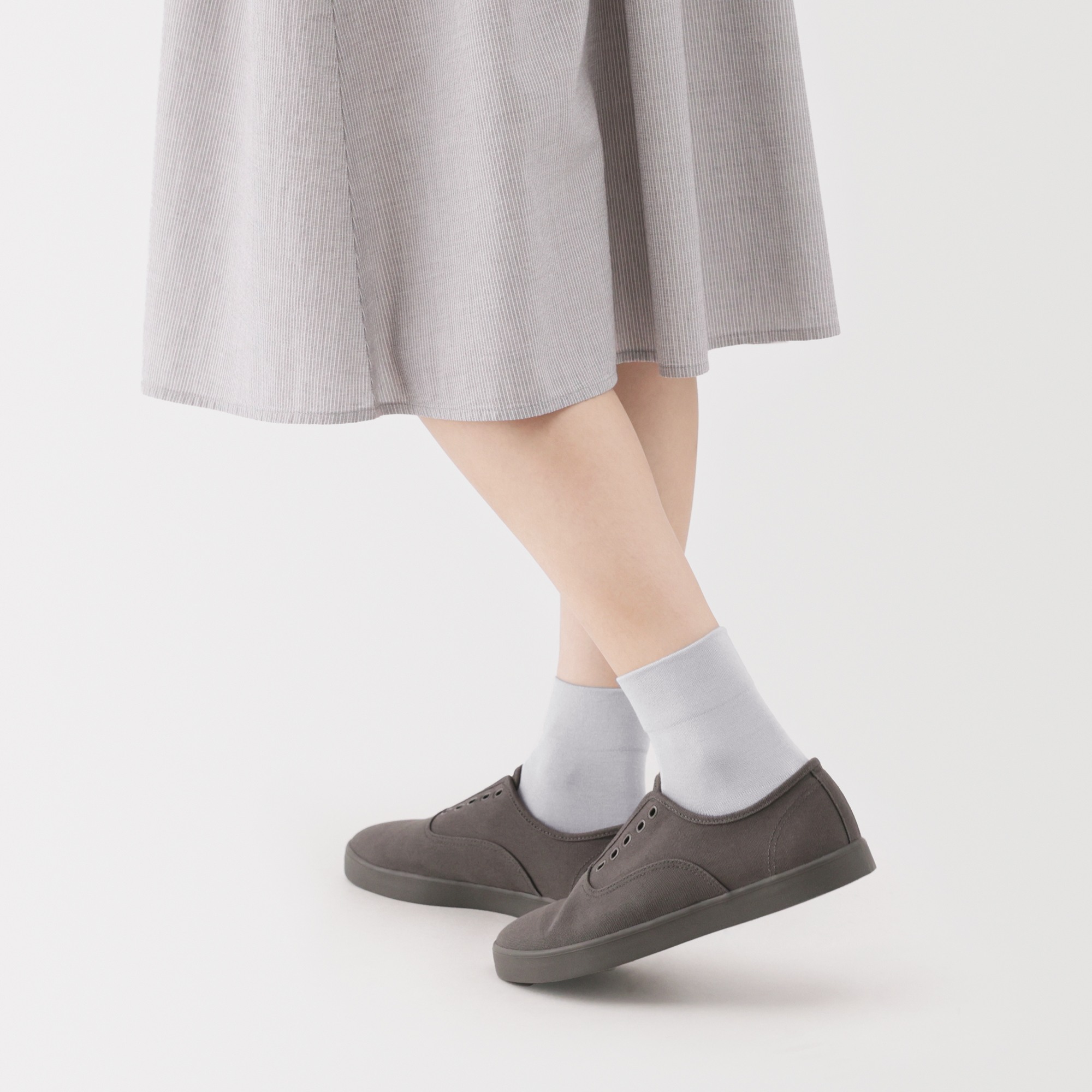 W's right angle rayon mix loose top short socks