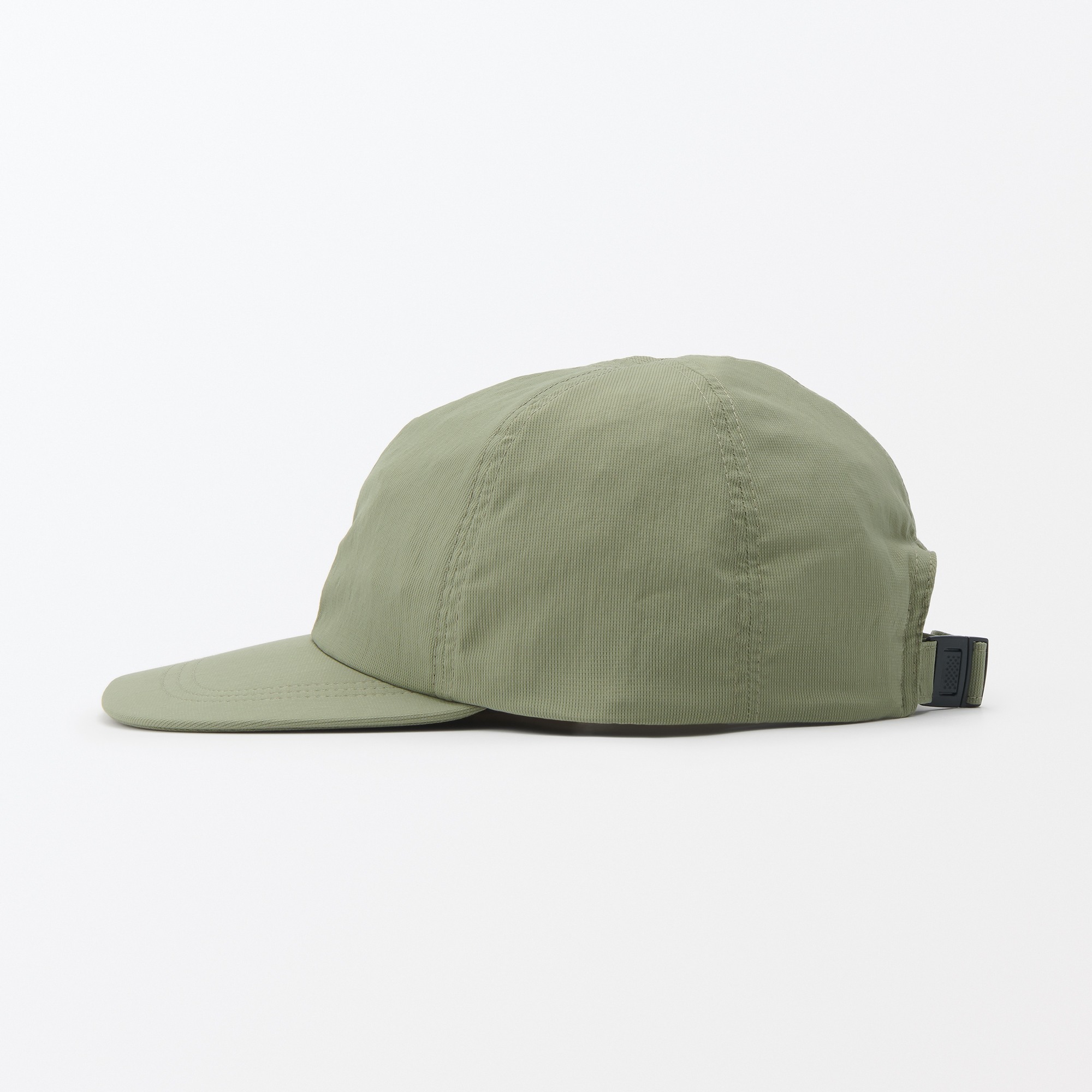 Breathable compactly foldable cap