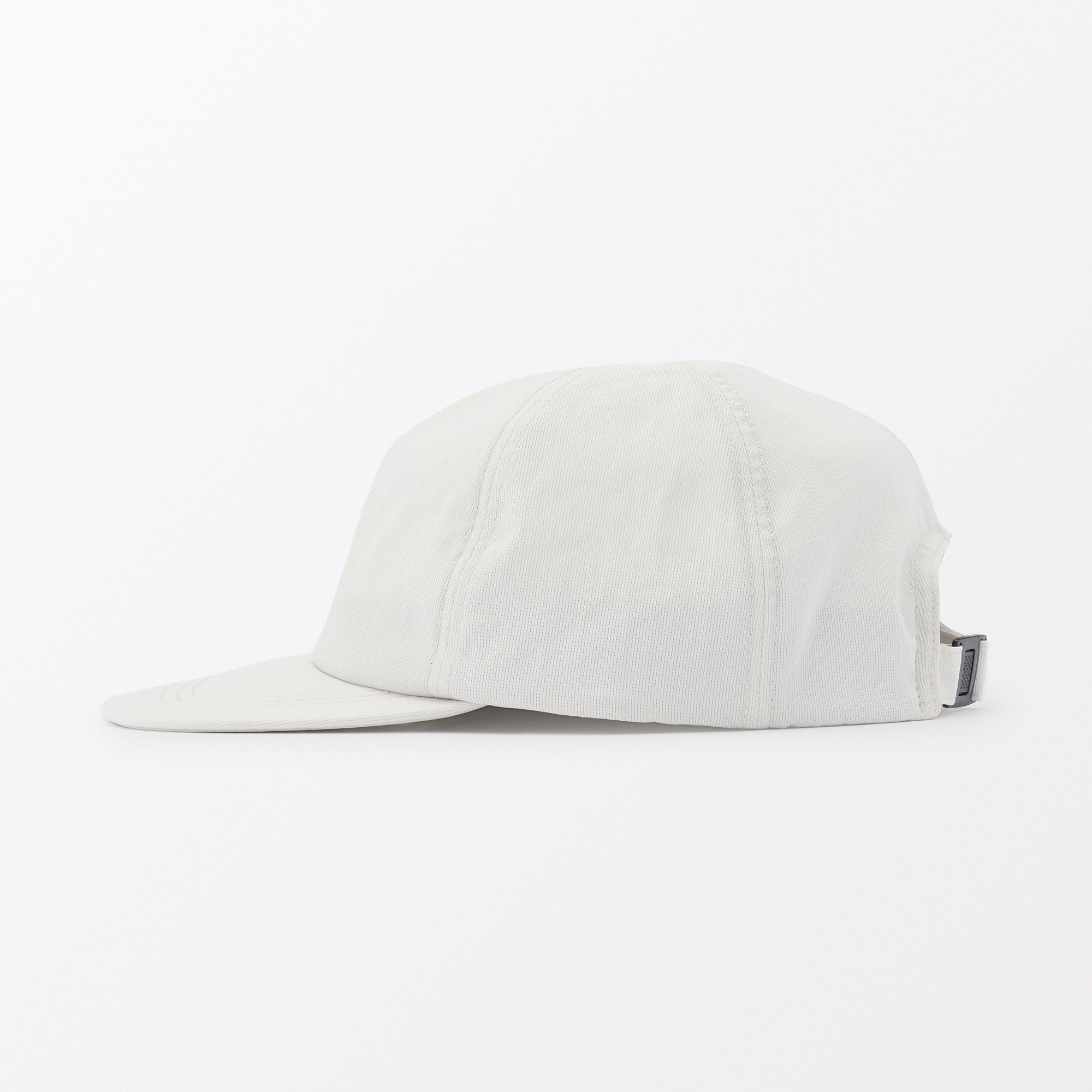 Breathable compactly foldable cap