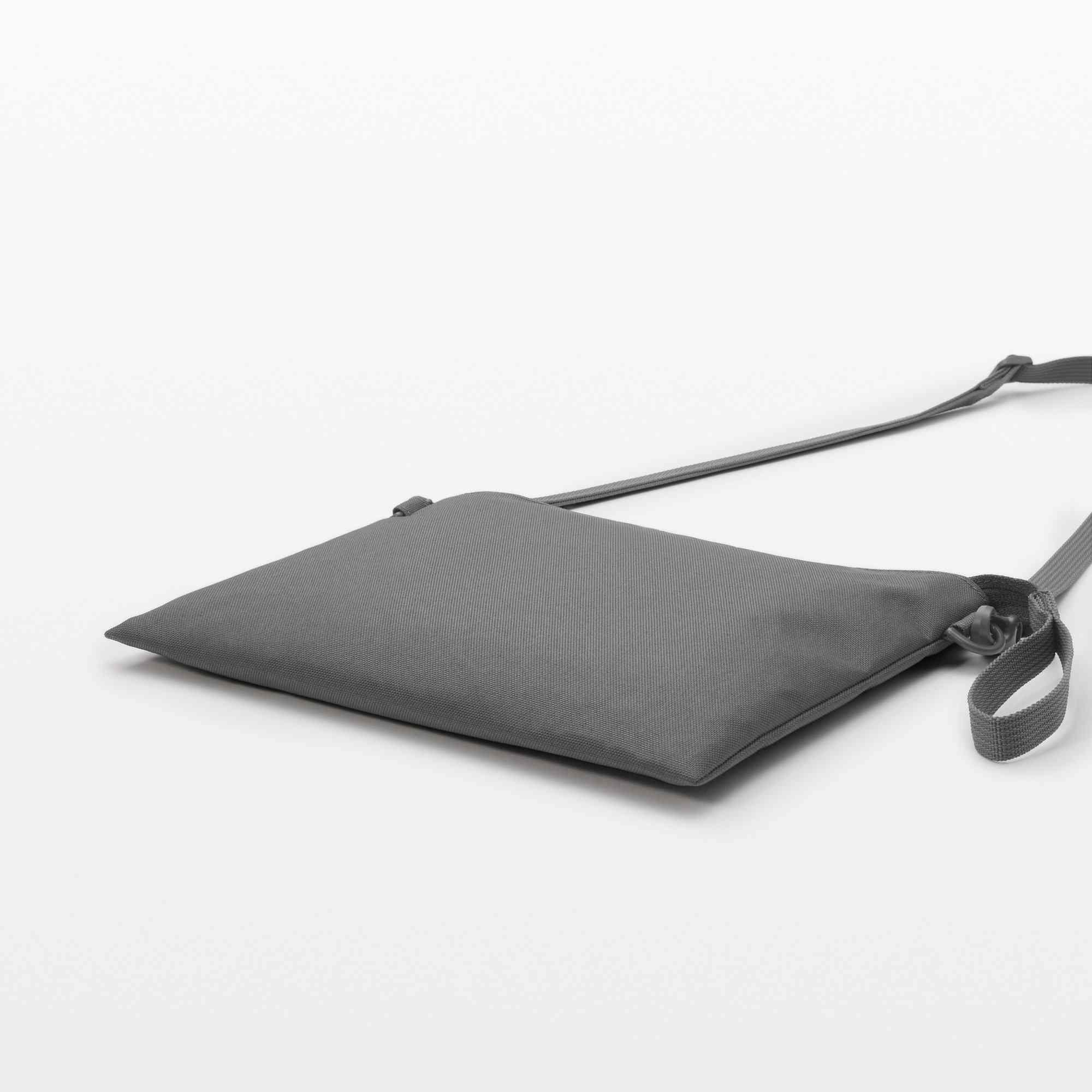 2-Way water repellent sacoche