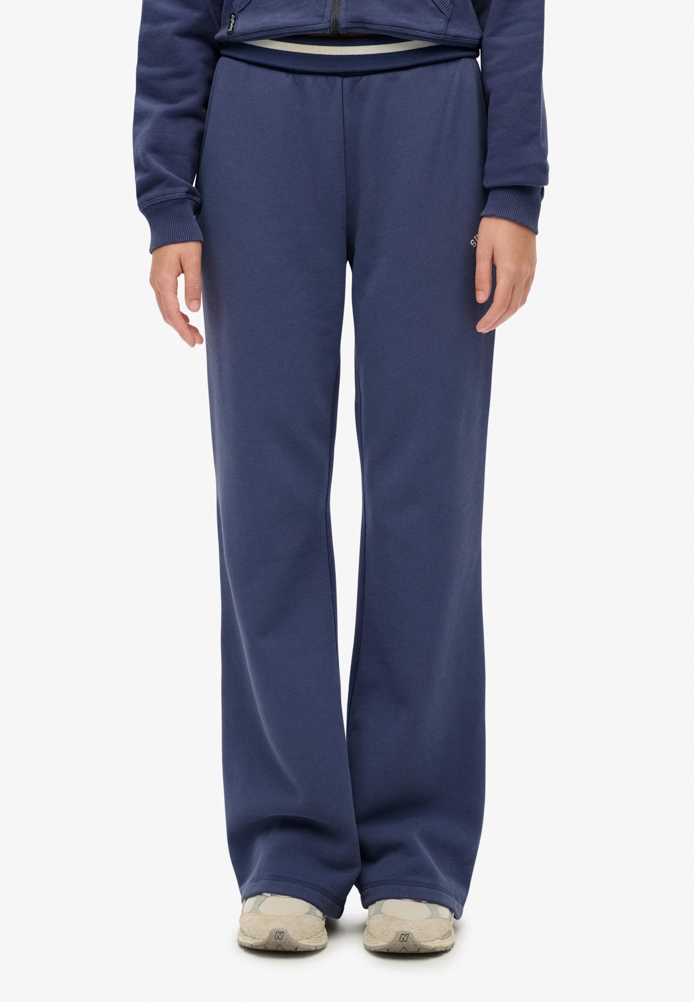 ESSENTIAL LOGO LR FLARE JOGGER
