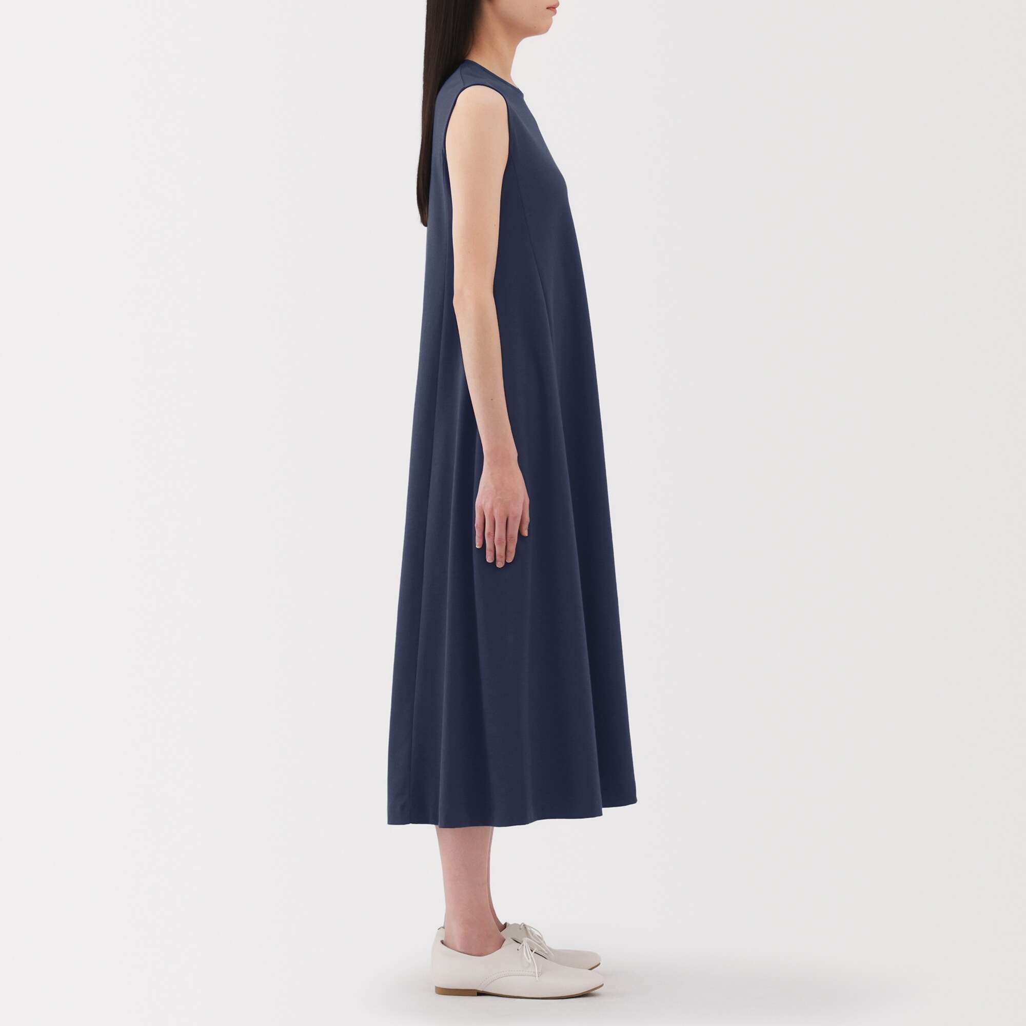 W's Cool touch anti-sweat stain sleeveless dress