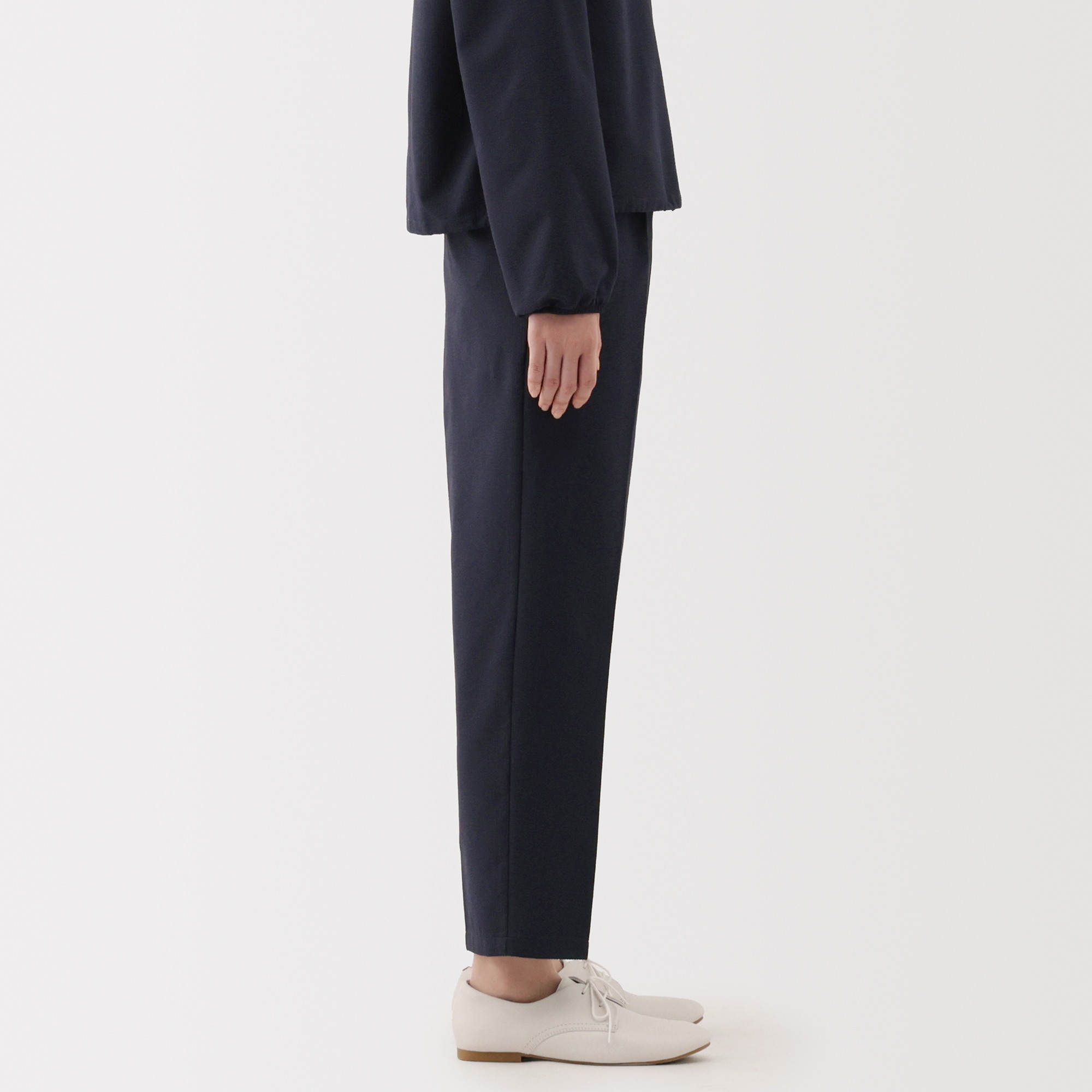 Breathable seersucker tapered pants