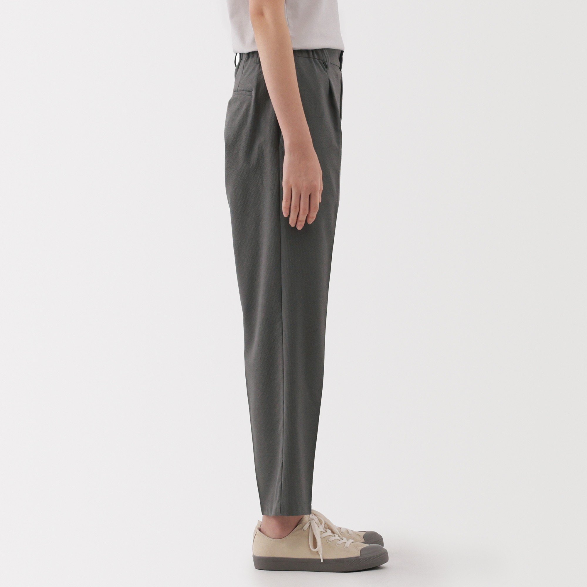 Breathable seersucker tapered pants