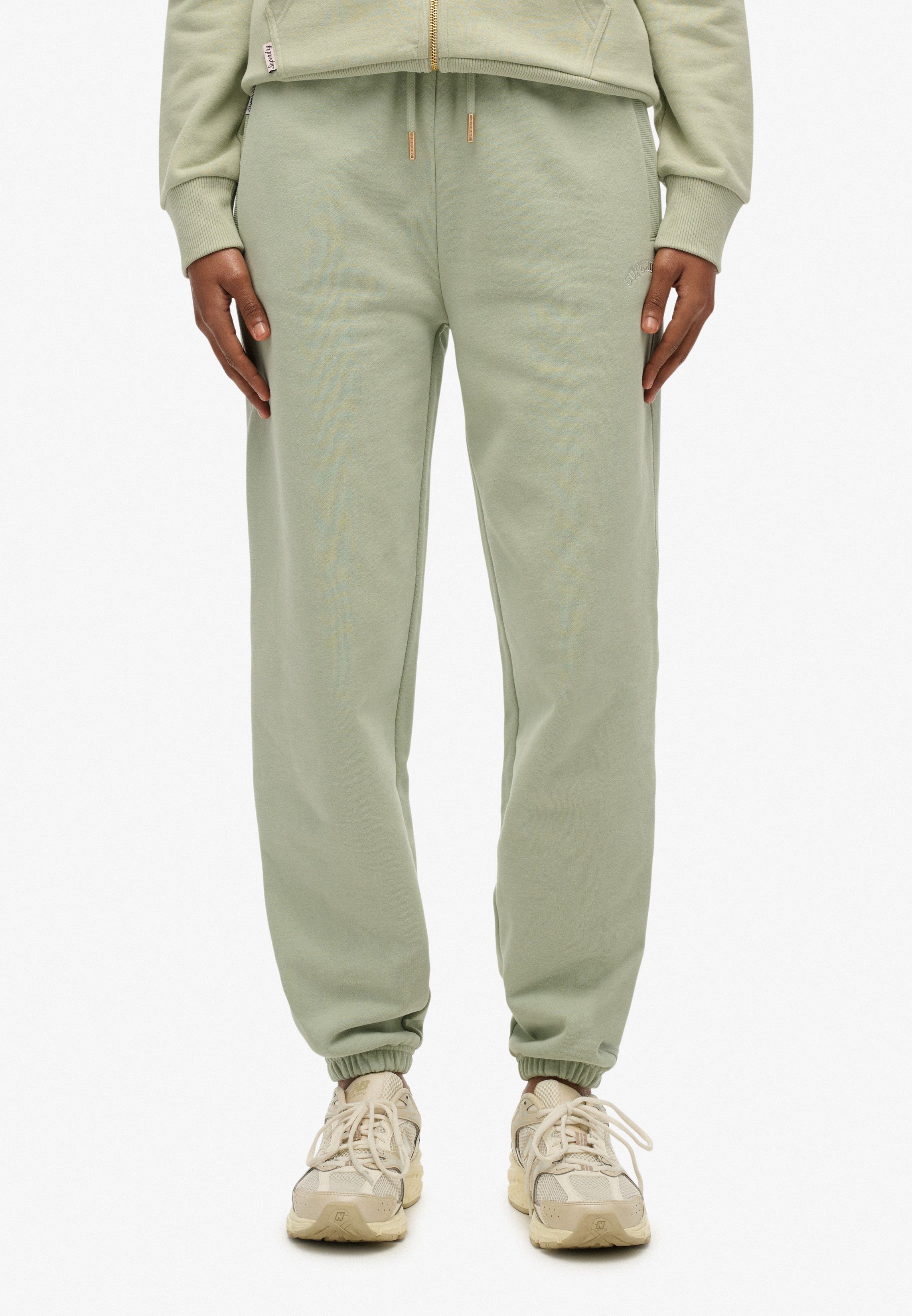 ESSENTIAL LOGO JOGGER HB (cuff)