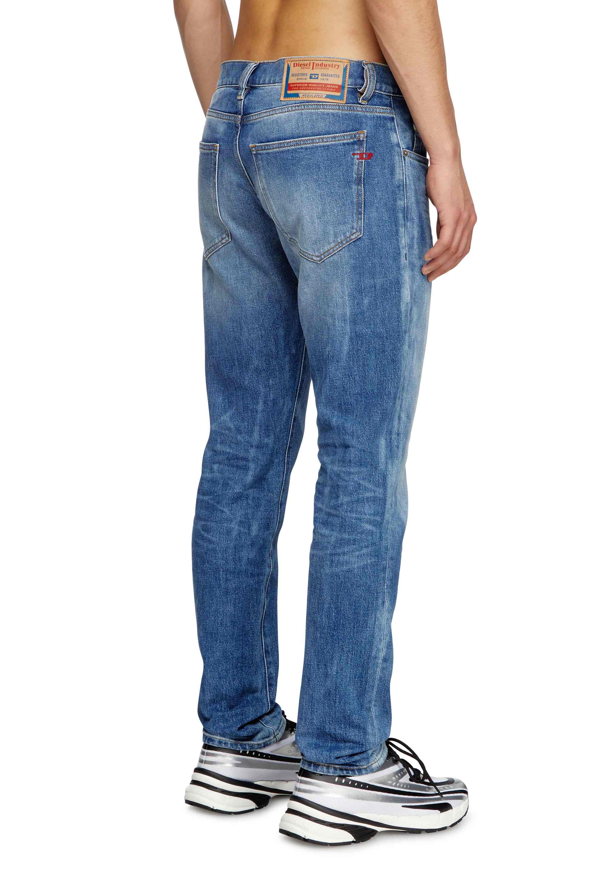 Medium Blue 2019 D-Strukt L.32 Jeans
