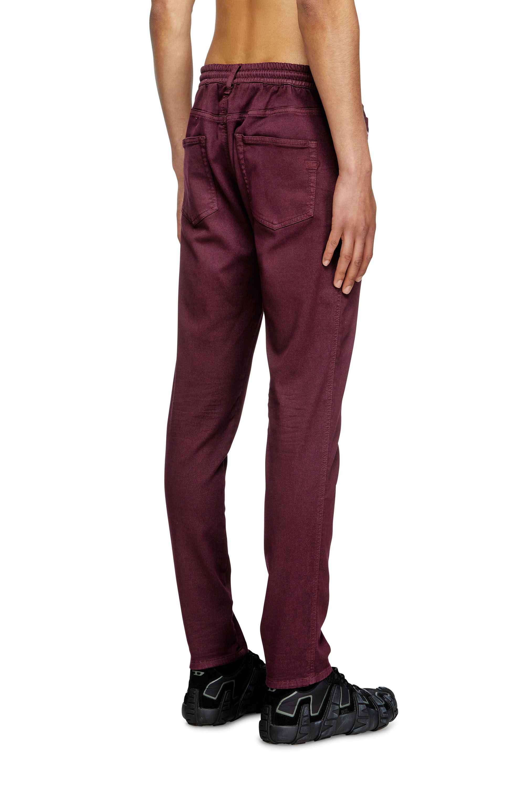 Violet Slim 2060 D-Strukt Joggjeans