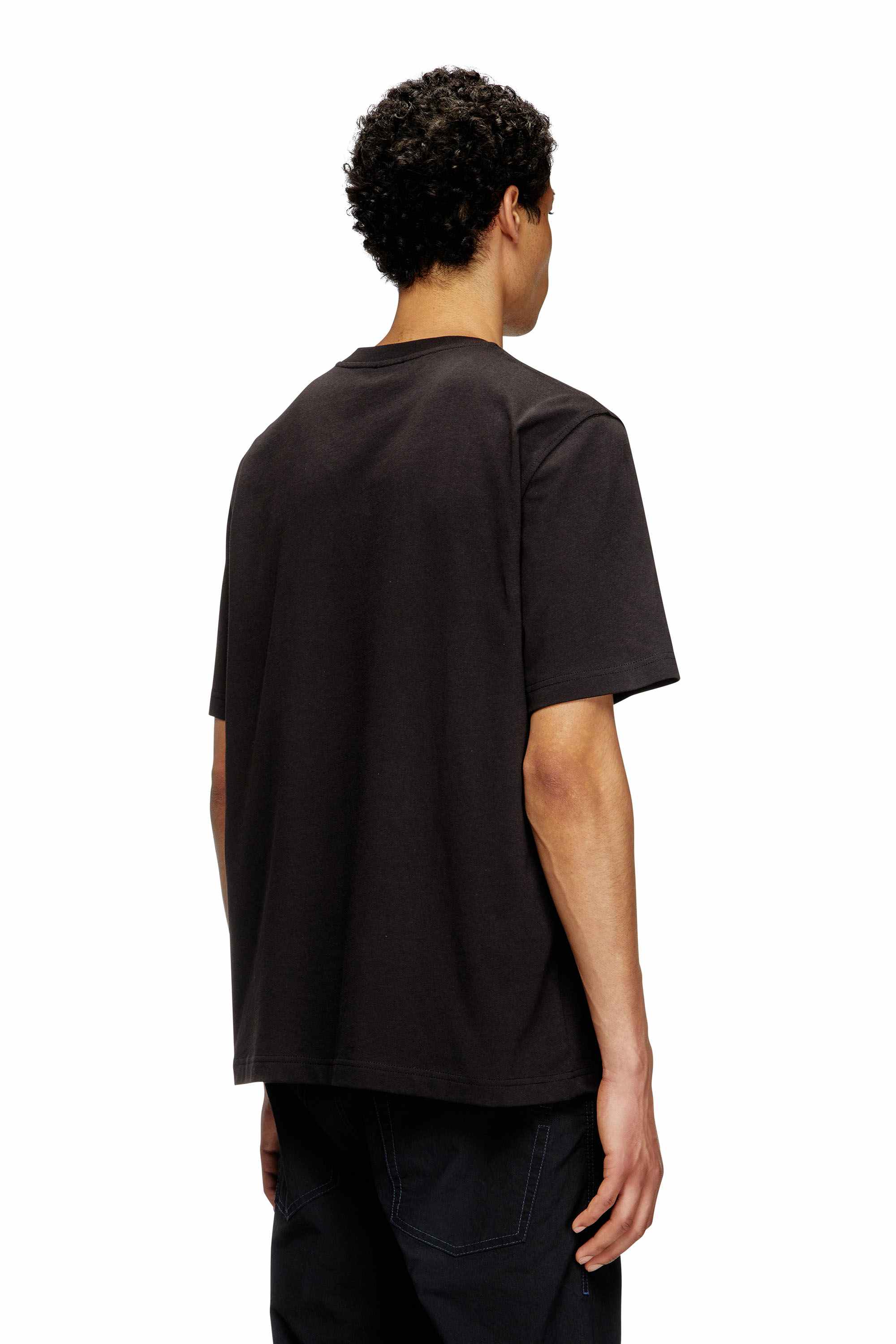 Black T-shirt with embossed Oval D