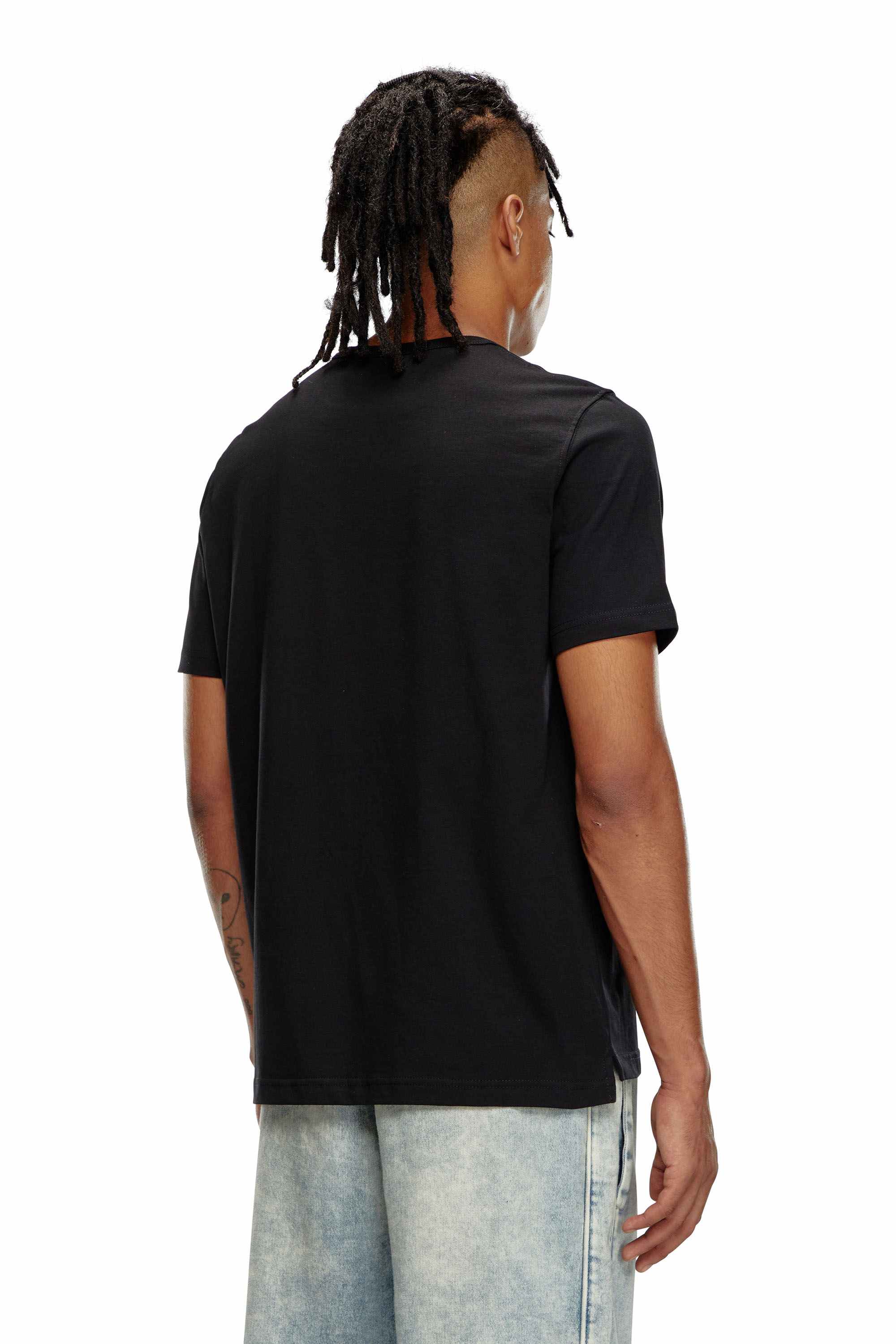 Black T-shirt with metallic Oval D