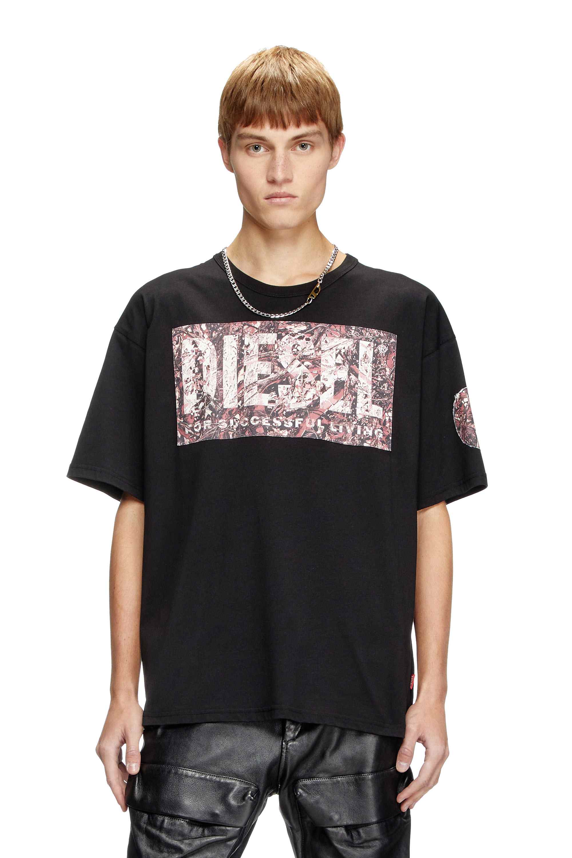 Black T-shirt with large gabardine patch logo | DIESEL India New