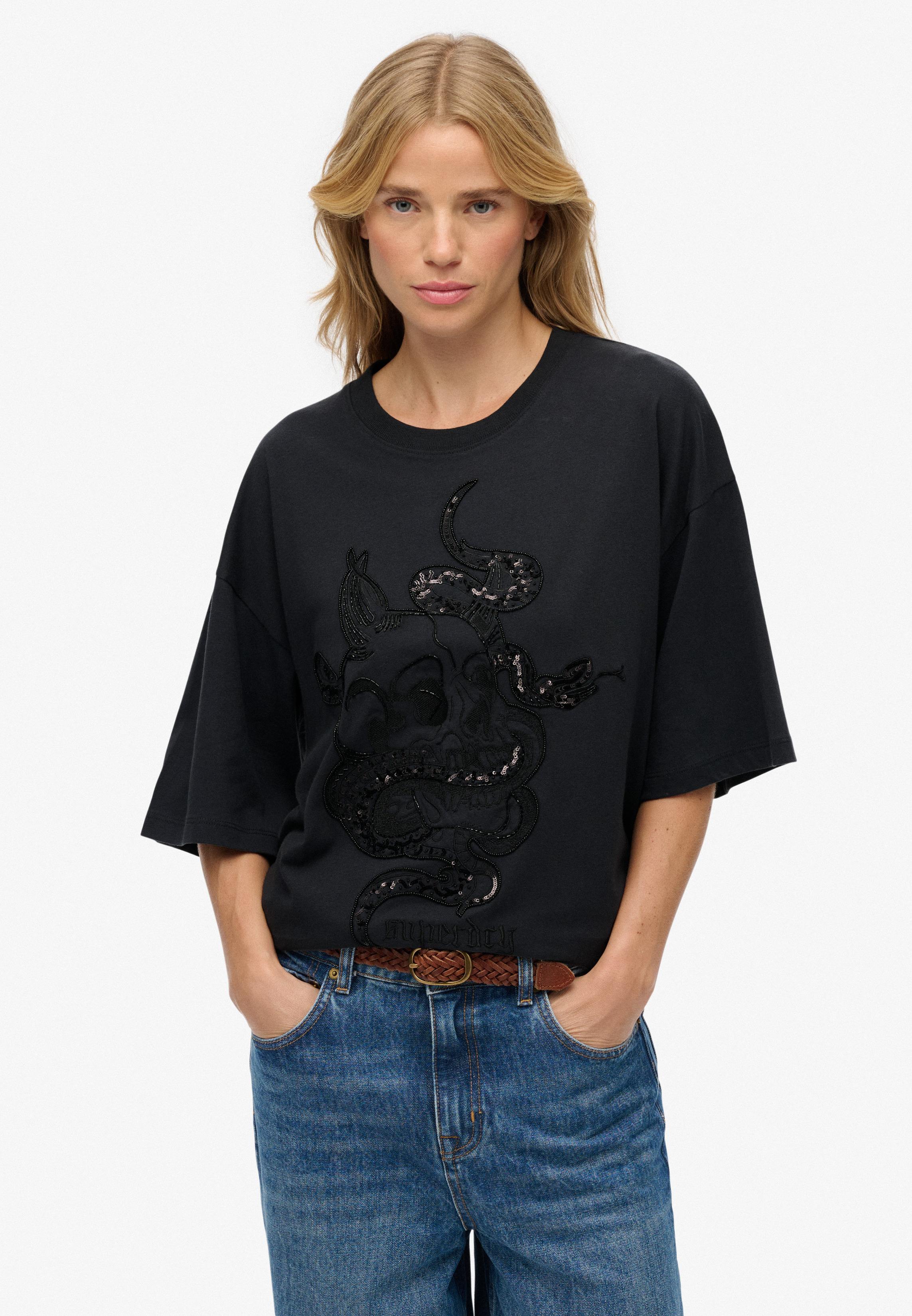 TATTOO EMBELLISH OVERSIZED TEE