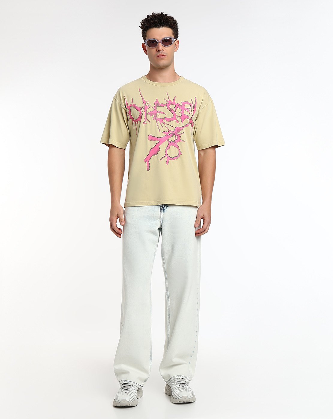 Grey T-shirt with tattoo graphics