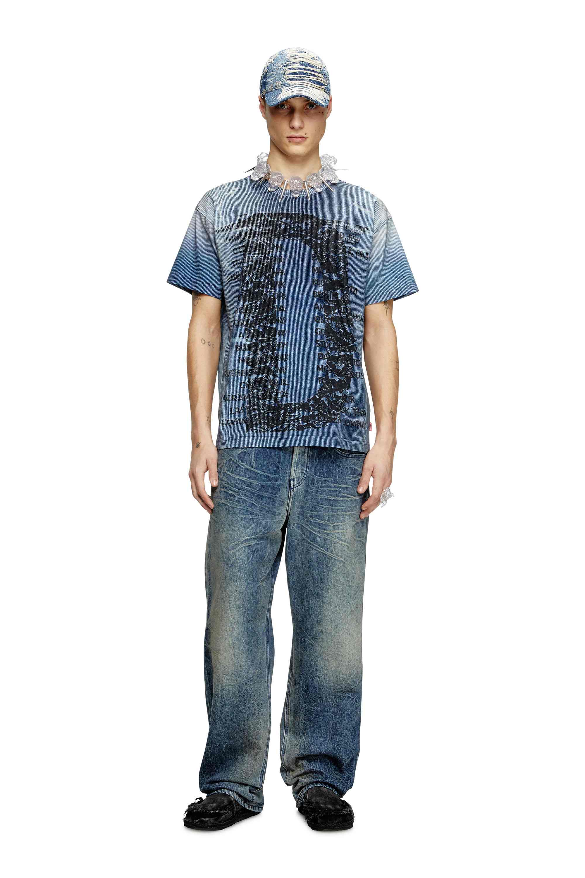 Blue T-shirt with rib-knit D print