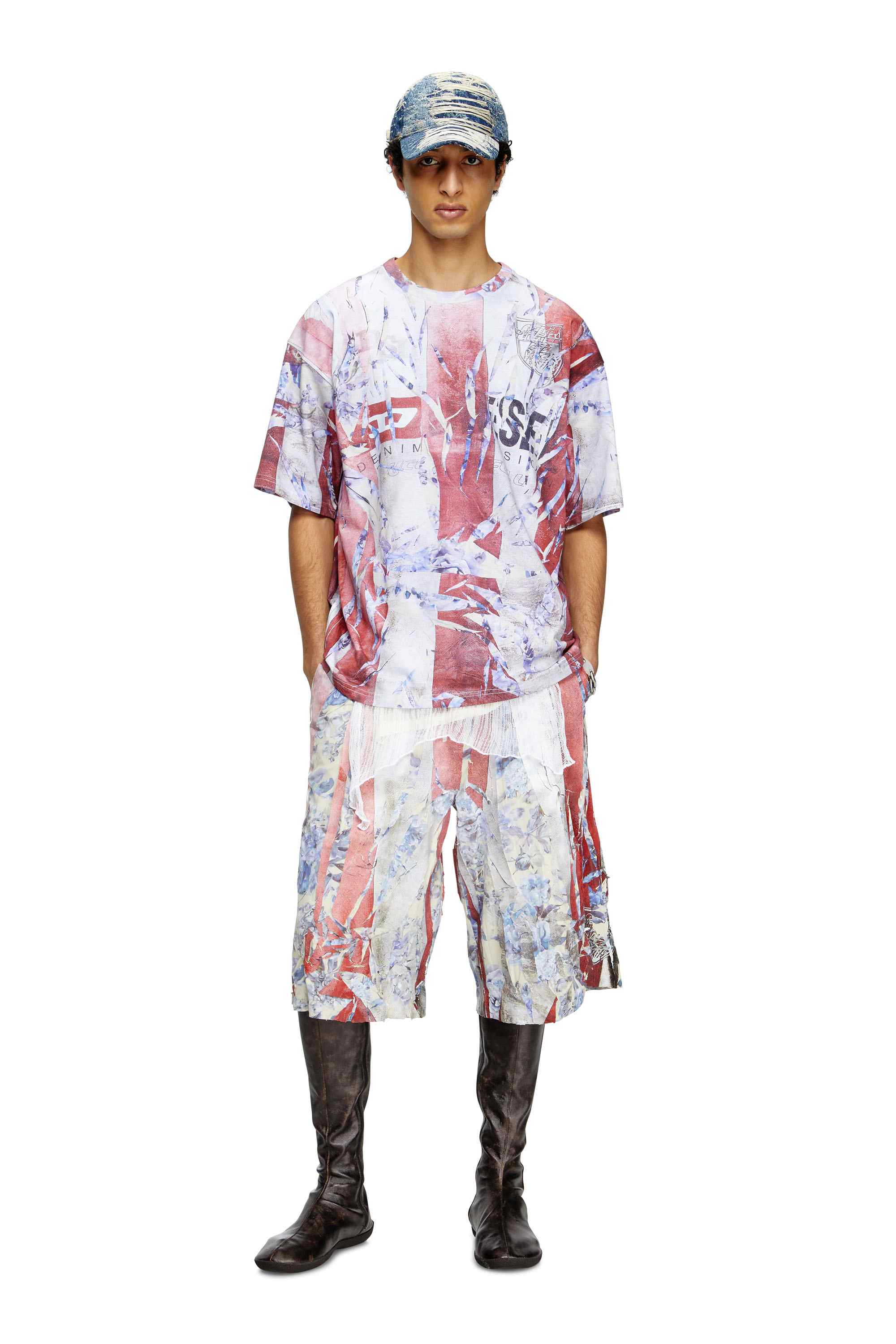 White T-shirt with trompe l'oeil cracked print