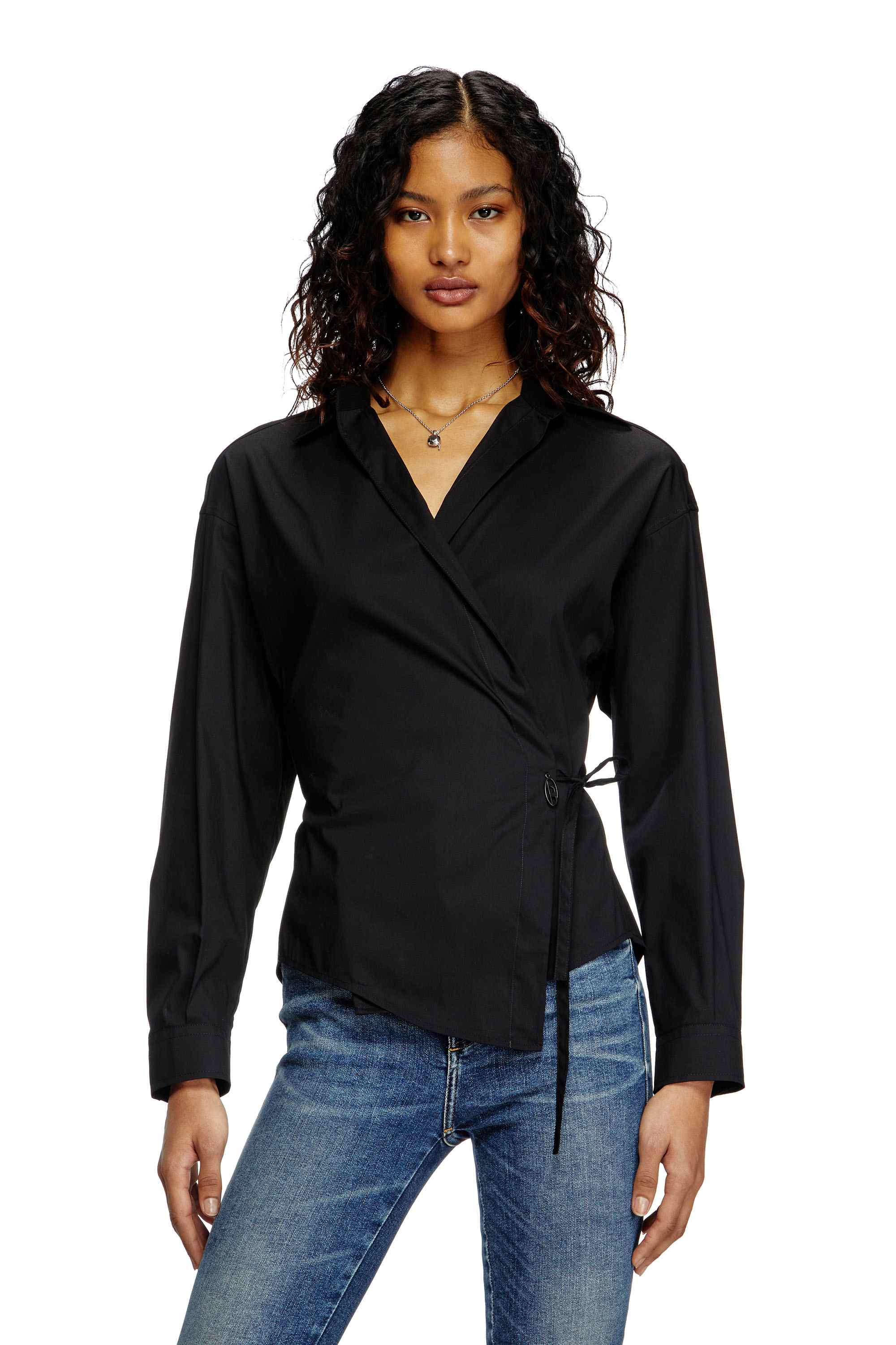 Black Wrap shirt with logo charm