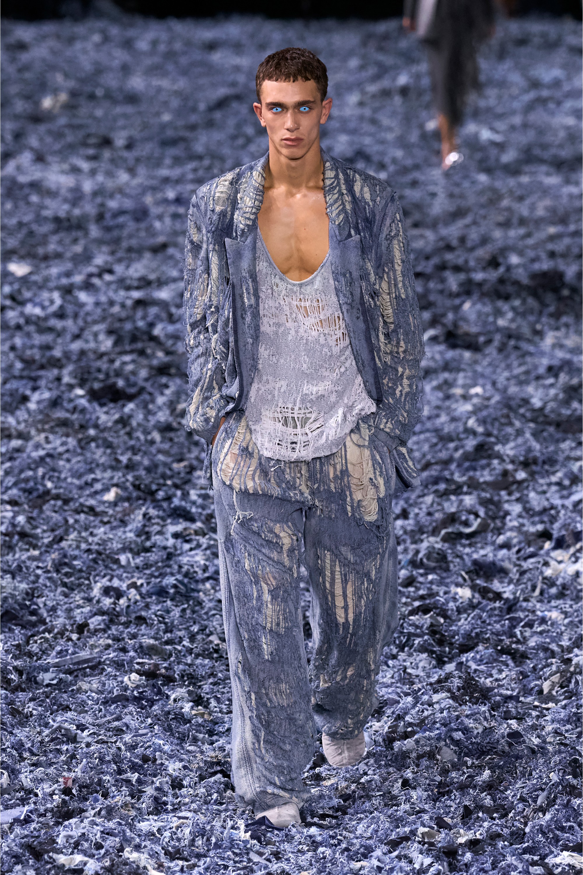 Blue  Blazer in ultra-destroyed jacquard denim