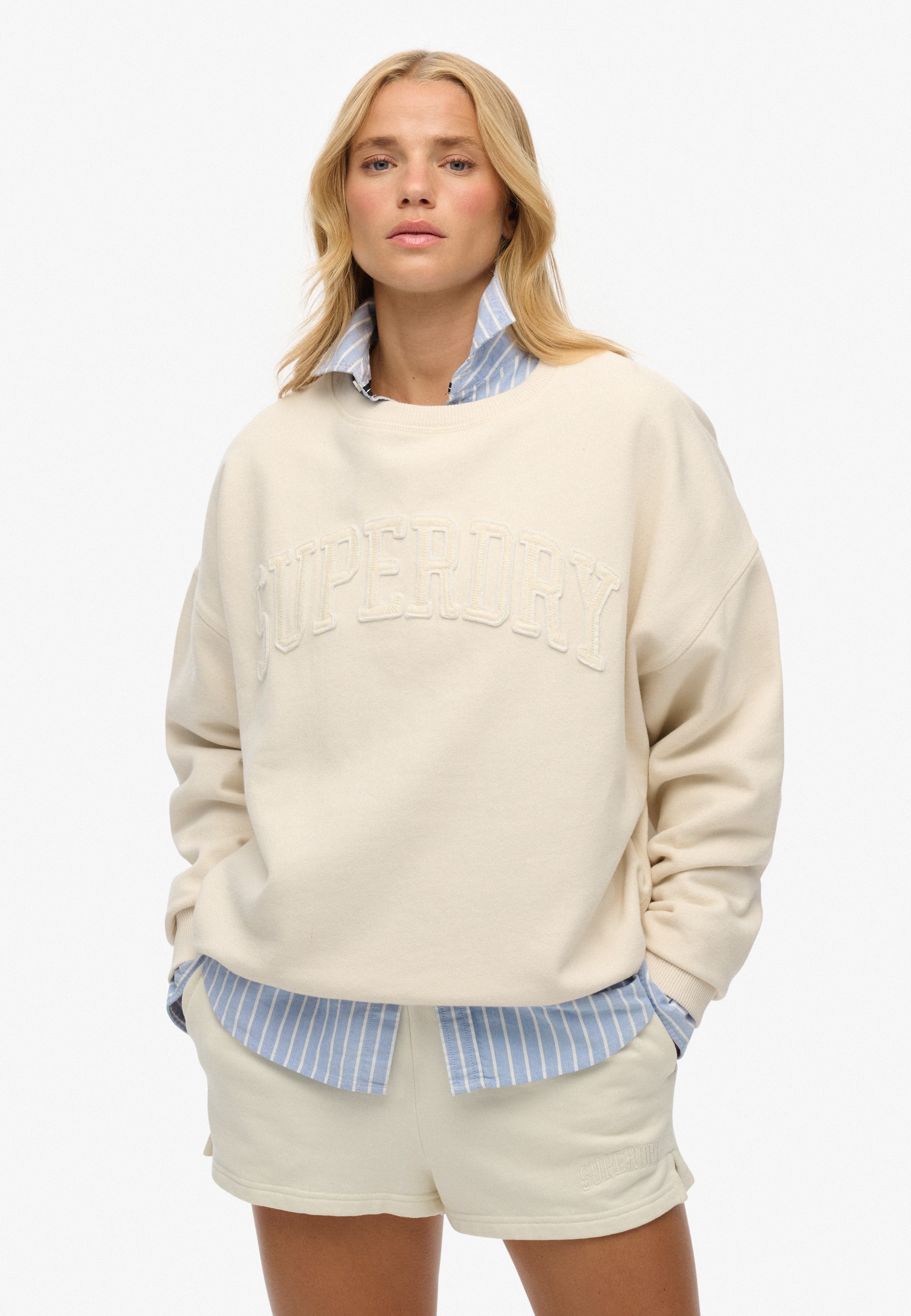 ATHLETIC TONAL APPLIQUE CREW