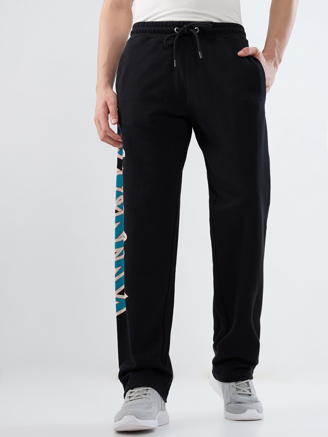 GRAFFITI PRINT JOGGERS