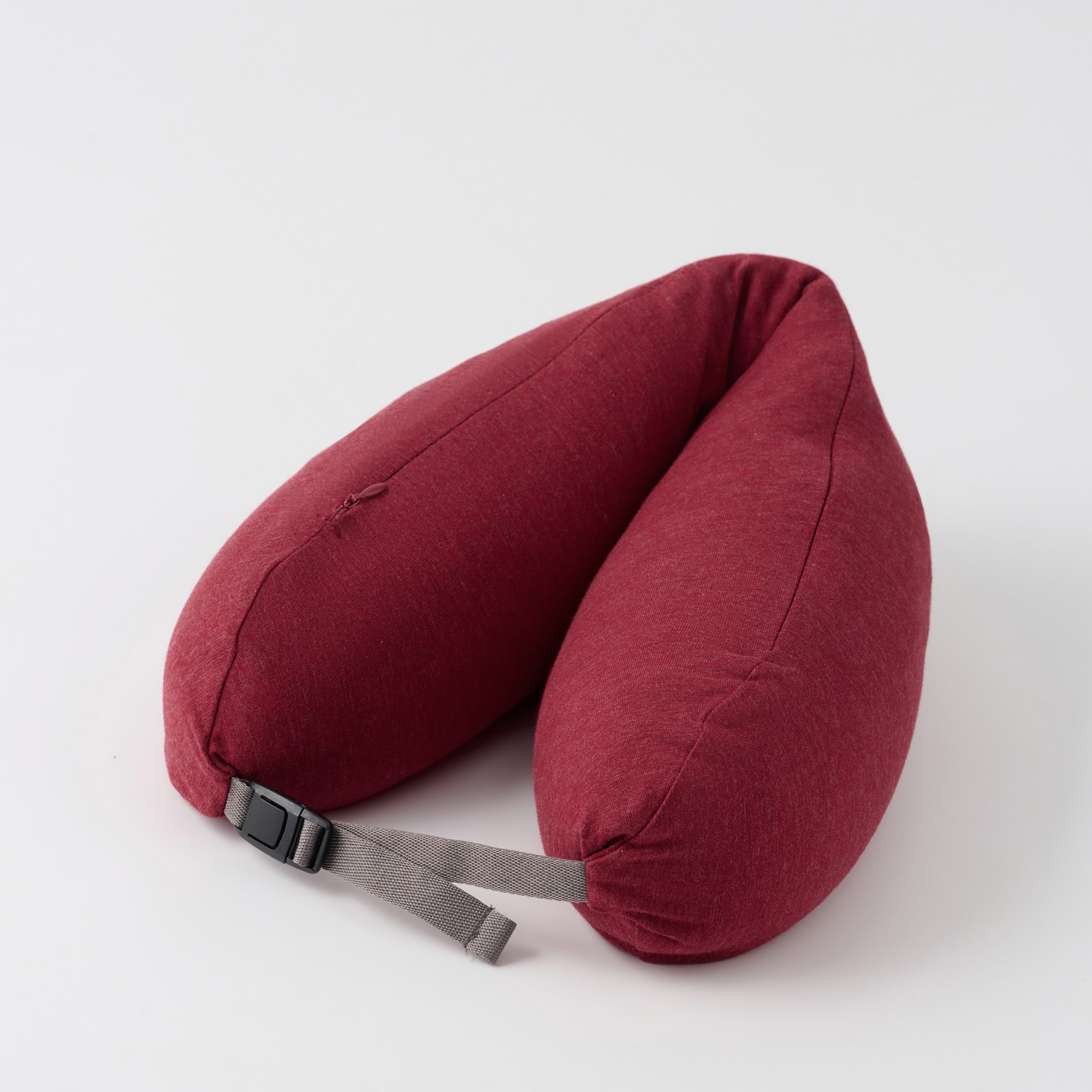 FITTING NECK CUSHION W/HOOD