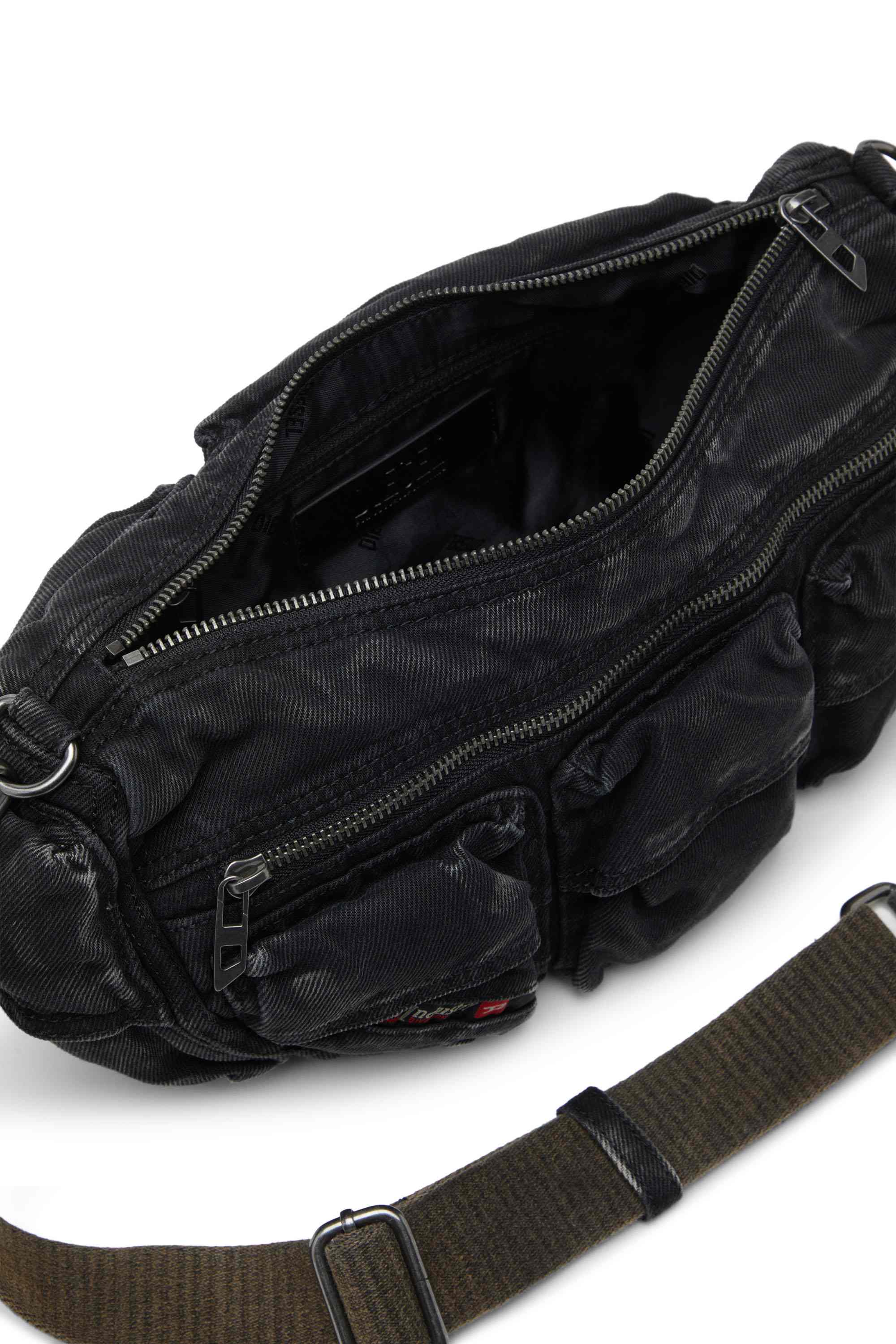 Black Multi-Pkts-Multipocket bag in washed denim