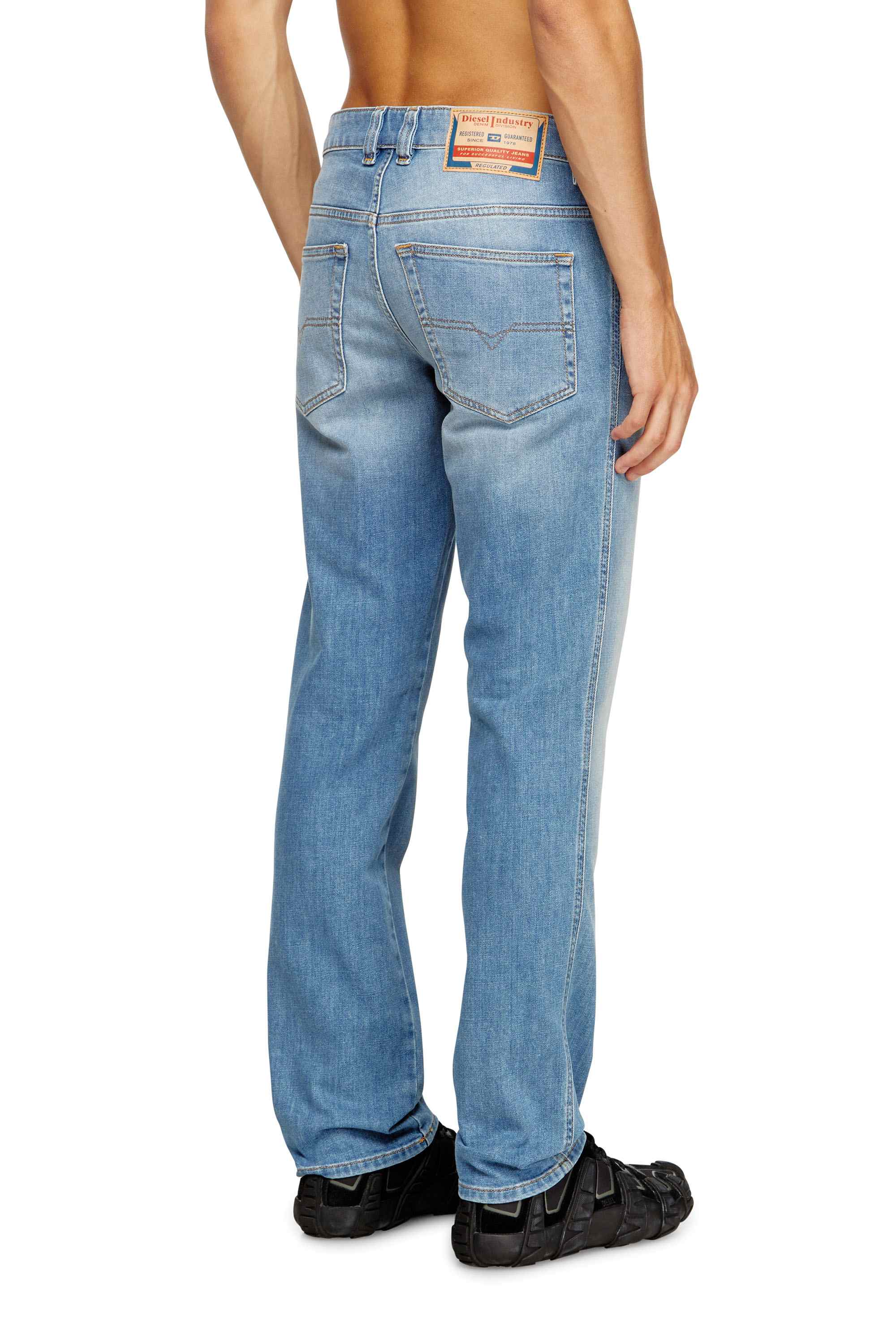 Light Blue Slim Jeans - 1993 D-Vyl