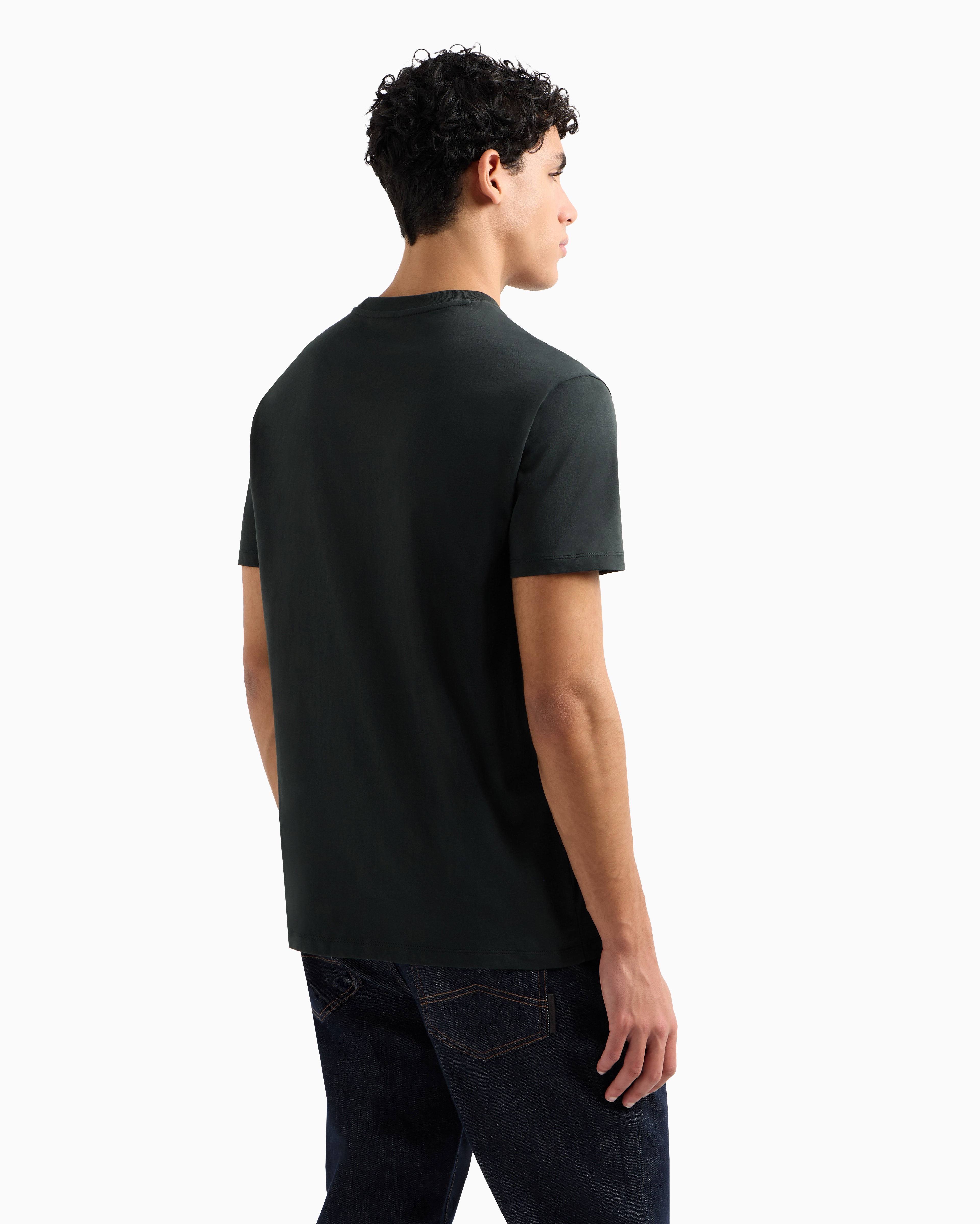 Men's Half Sleeves Essentials T-shirt