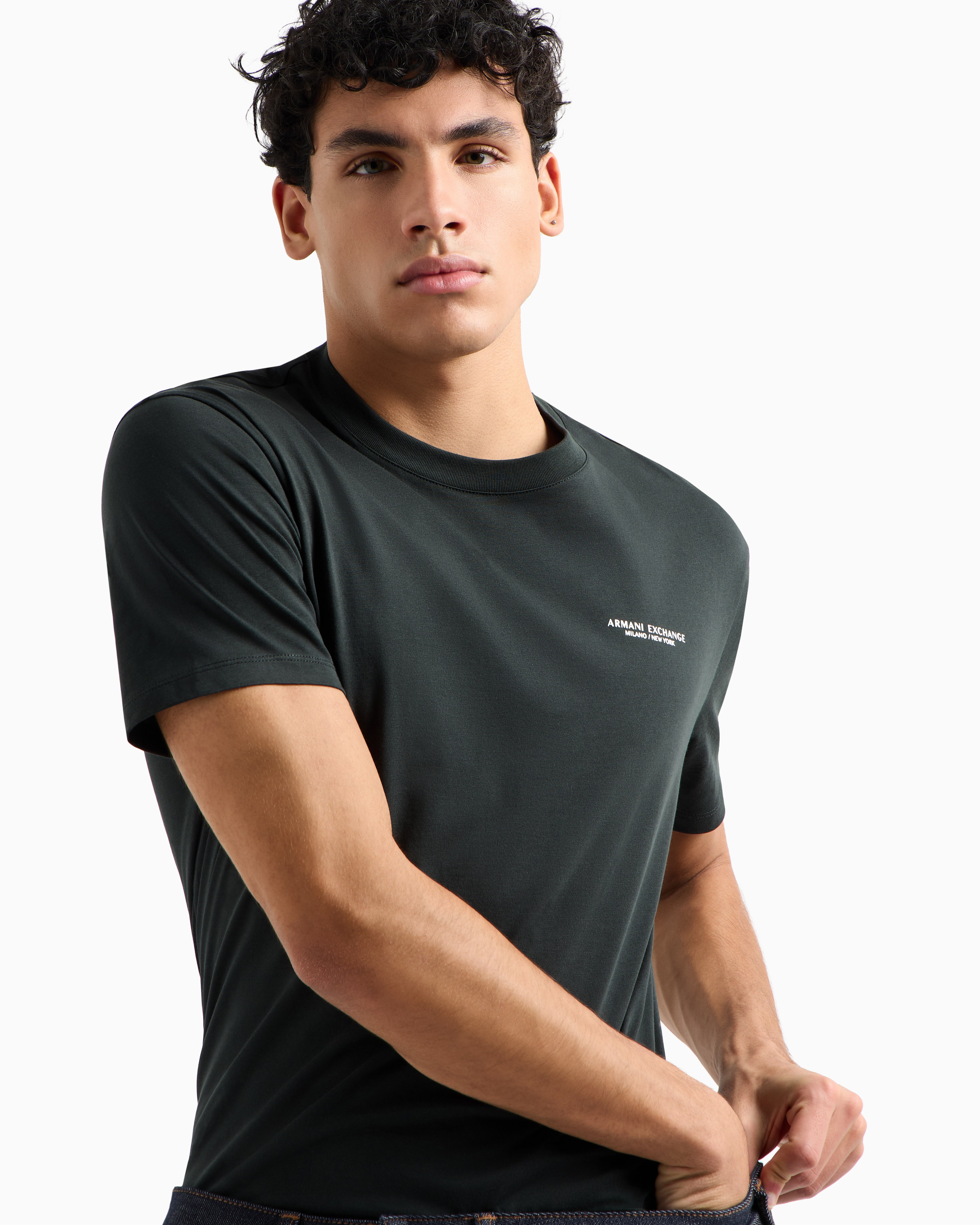 Men's Half Sleeves Essentials T-shirt