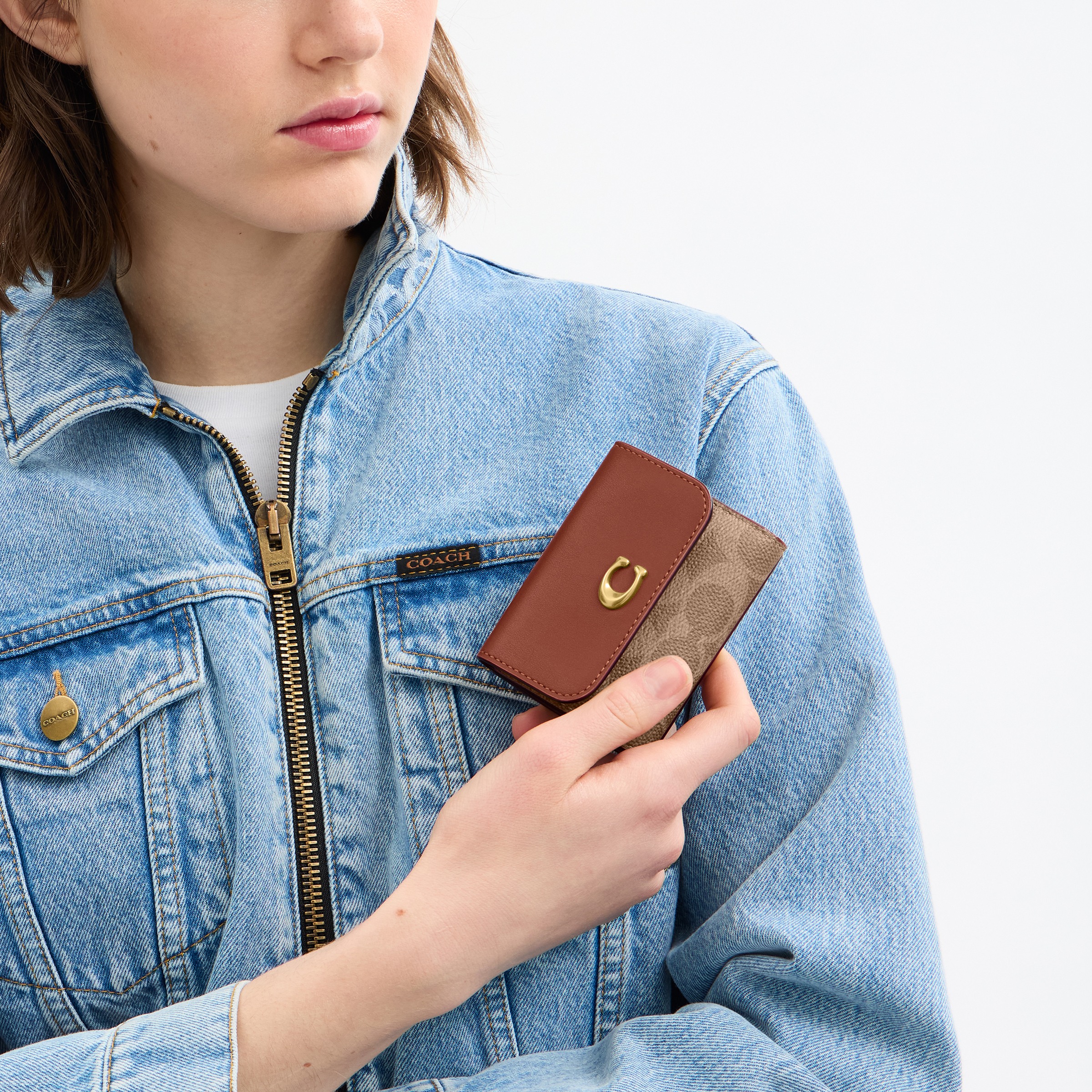 Coated Canvas Signature Essential Card Holder Wallet