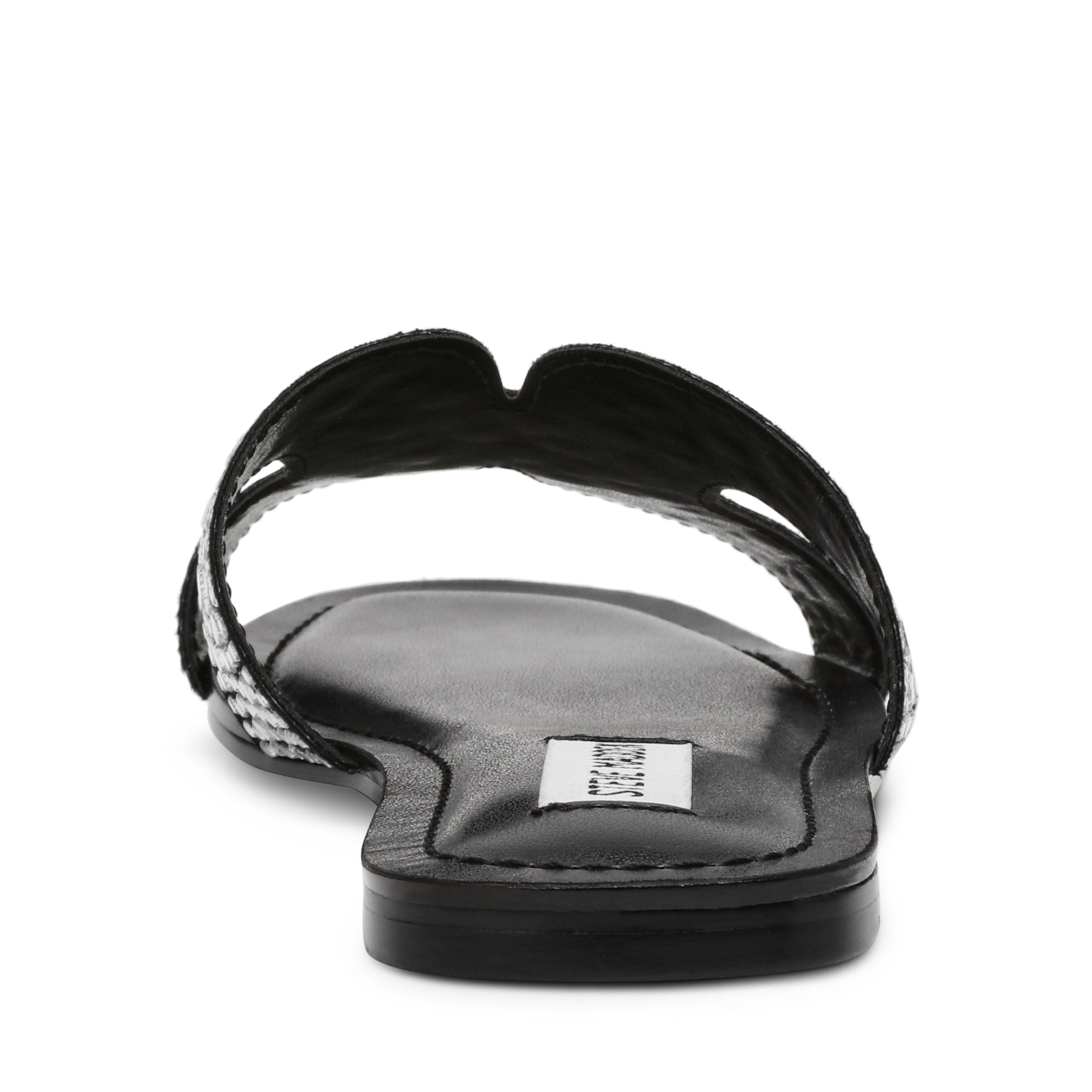 Zarnia-R-In Black Flats