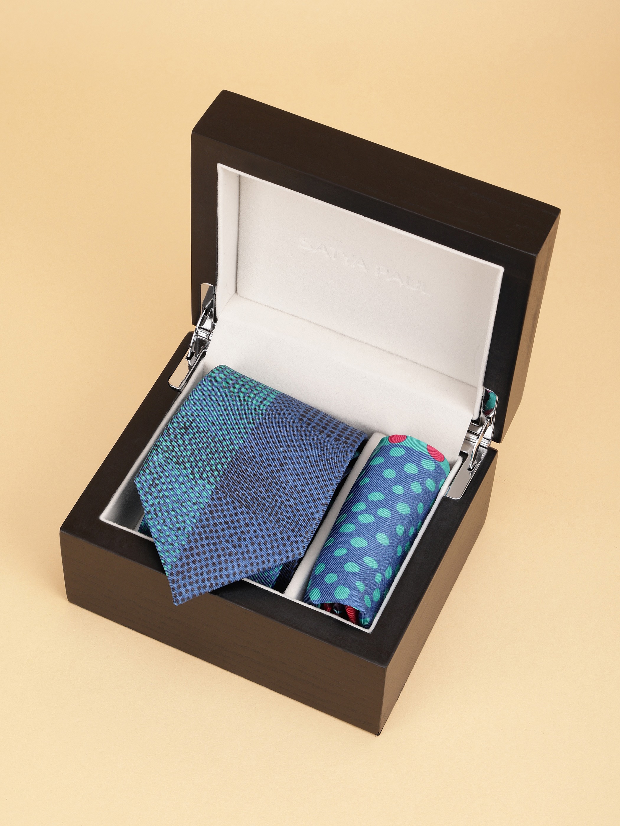 Satya Paul | Shop for the best designer wear for Women and Men