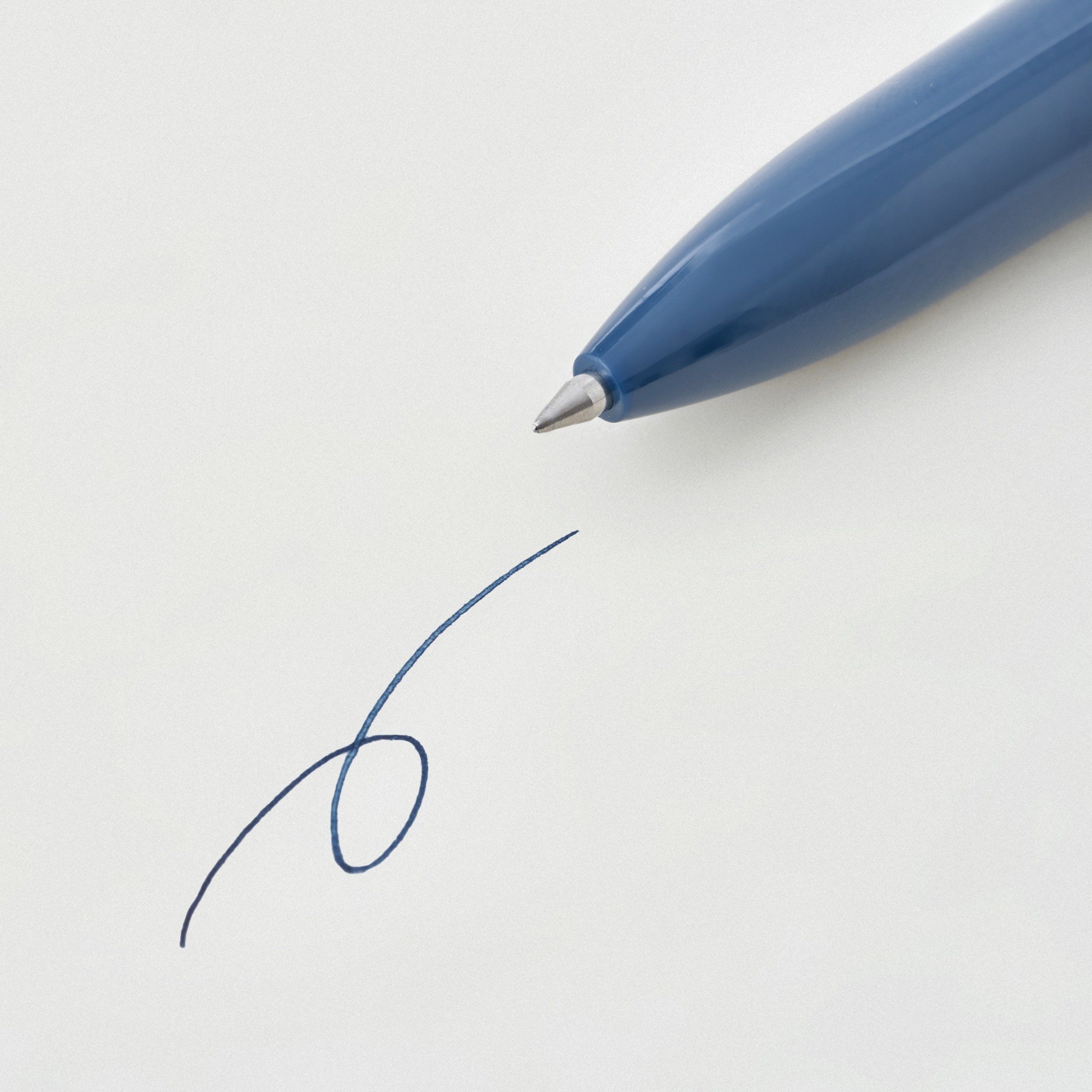 Compact ballpoint pen cap type